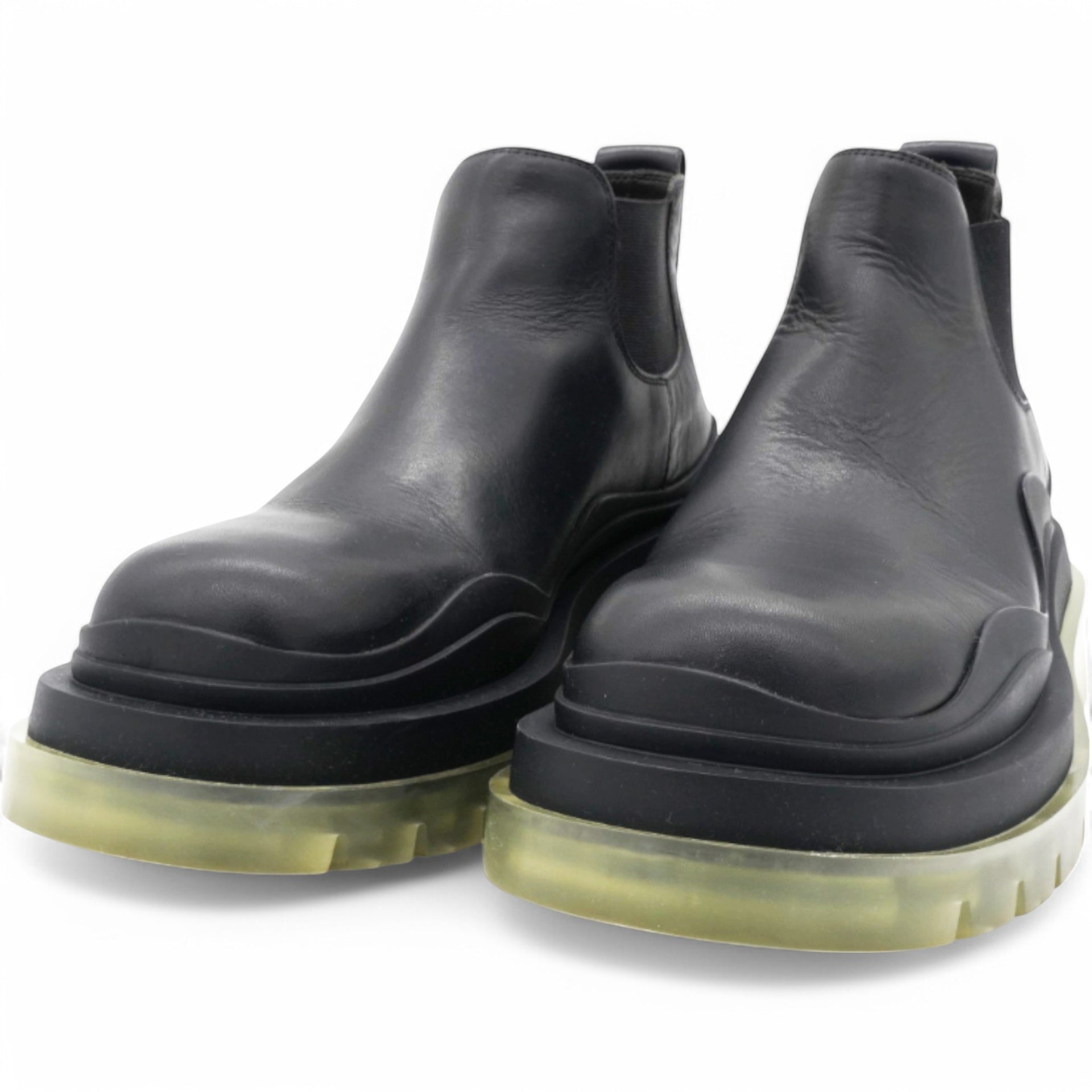 BOTTEGA VENETA Lug Low-Toe Leather Chelsea Boots Size38 