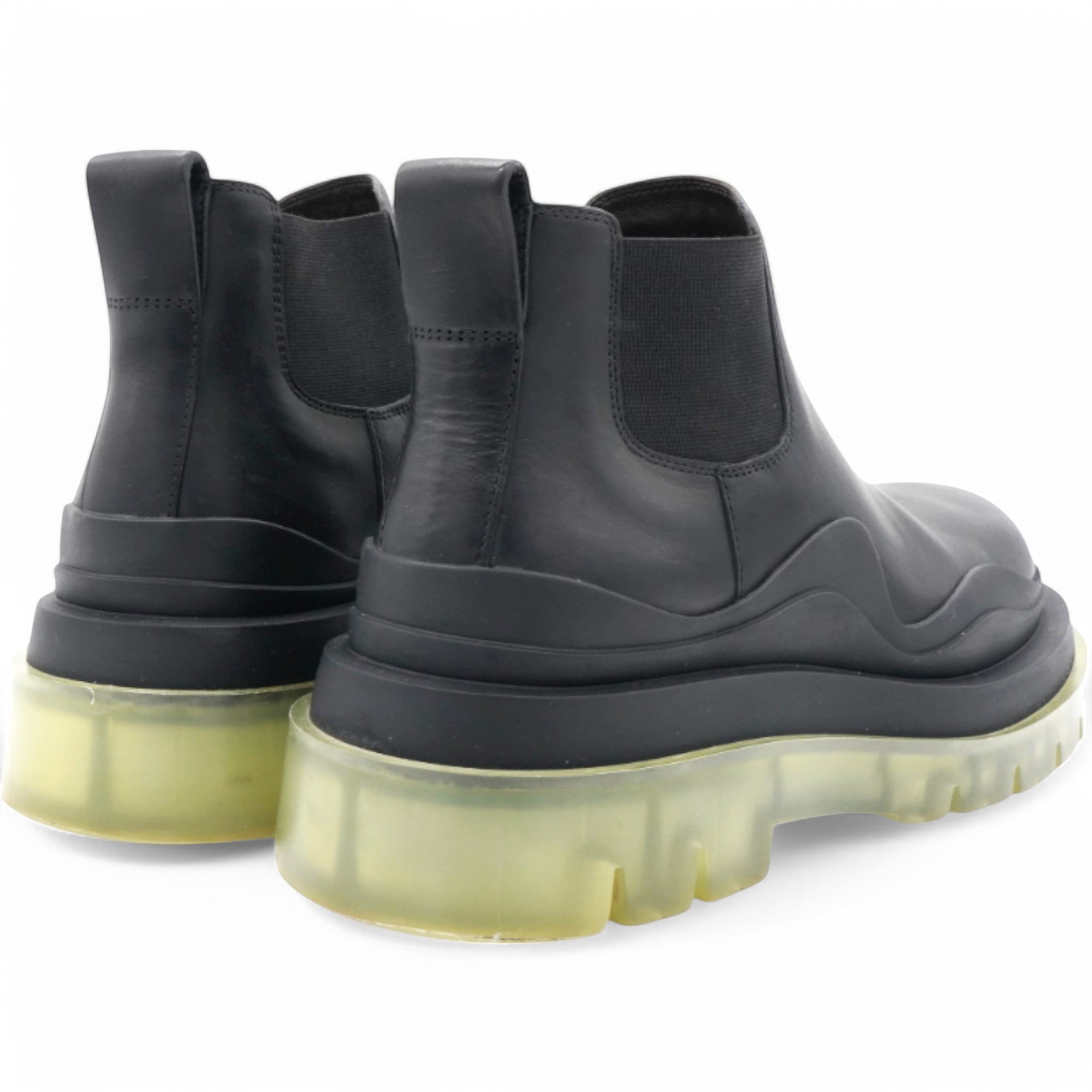 BOTTEGA VENETA Lug Low-Toe Leather Chelsea Boots Size38 