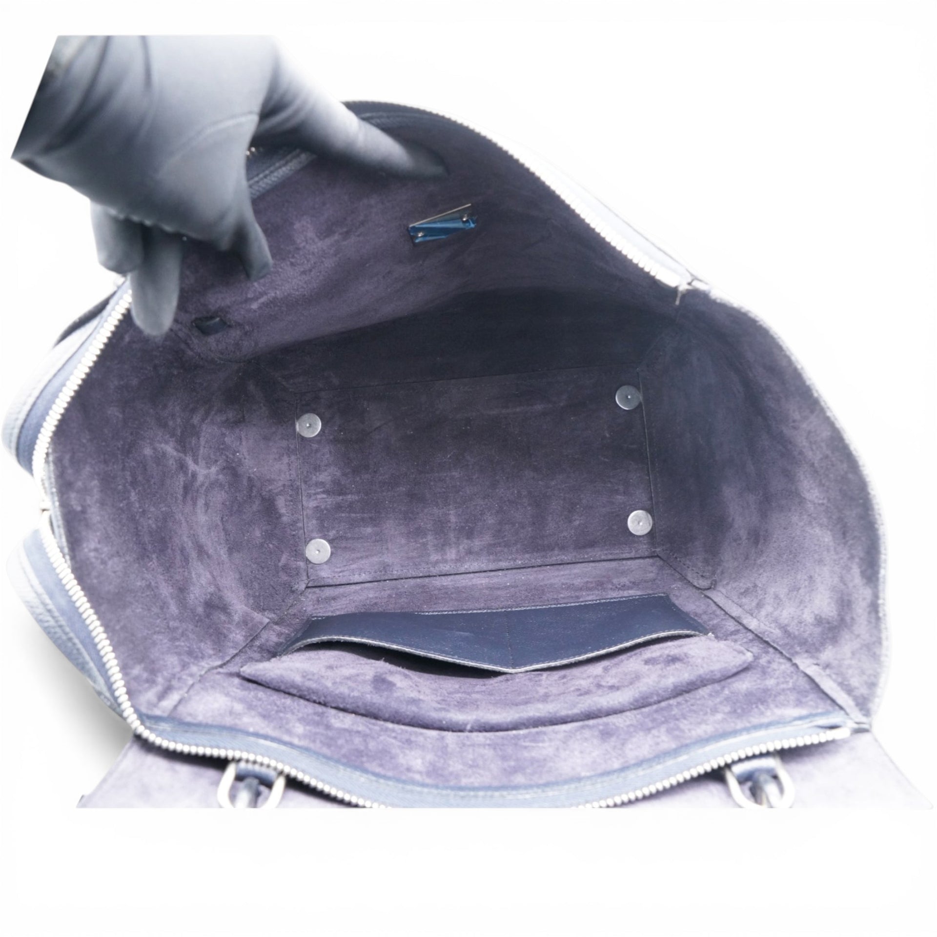 CELINE_Grained_Calfskin_Belt_Bag_Black 