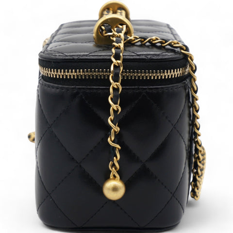  CHANEL Lambskin Quilted Small Pearl Crush Vanity Case With Chain Black 