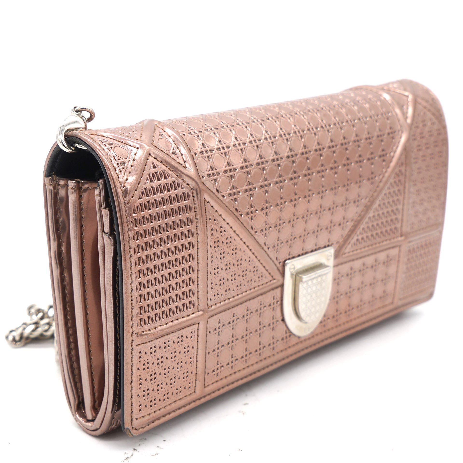 Metallic Patent Micro-Cannage Diorama Croisiere Chain Wallet Hyper Pink