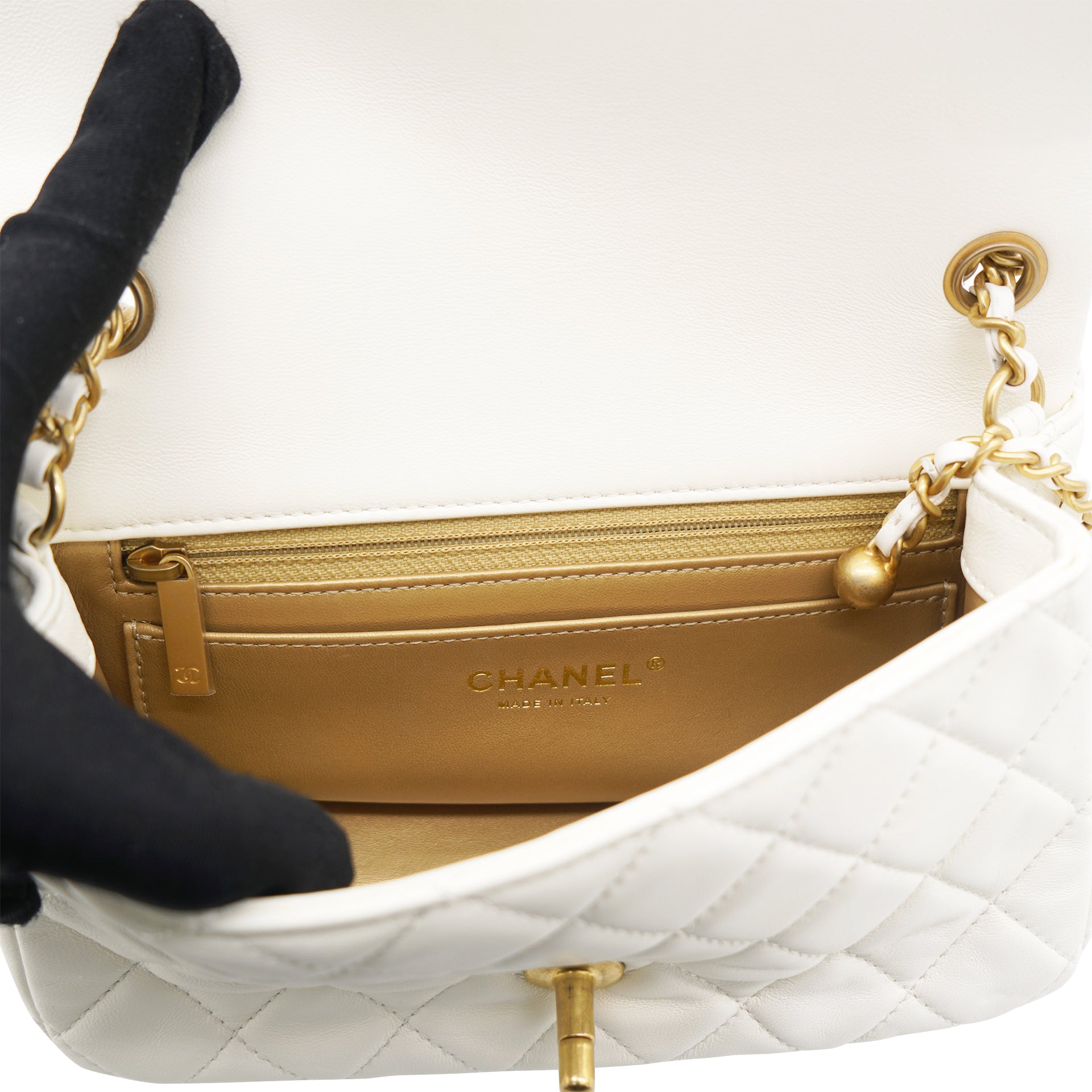 SASOM  bags Chanel Clutch With Chain Pearl Crush In Lambskin With
