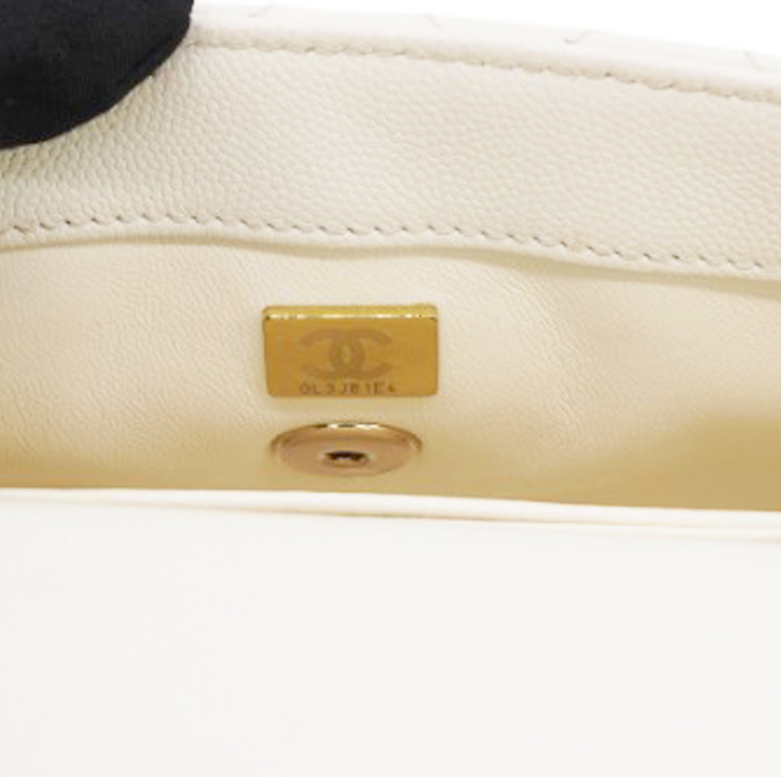 How to authenticate Chanel handbag?