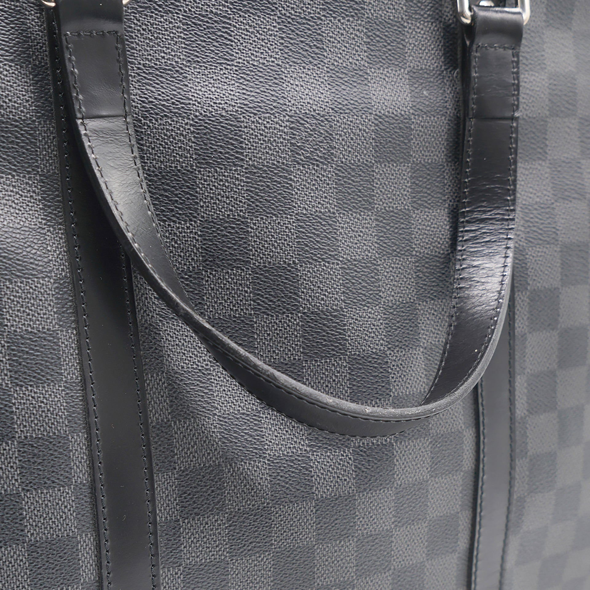 Louis Vuitton Damier Graphite Canvas Tadao Bag – STYLISHTOP