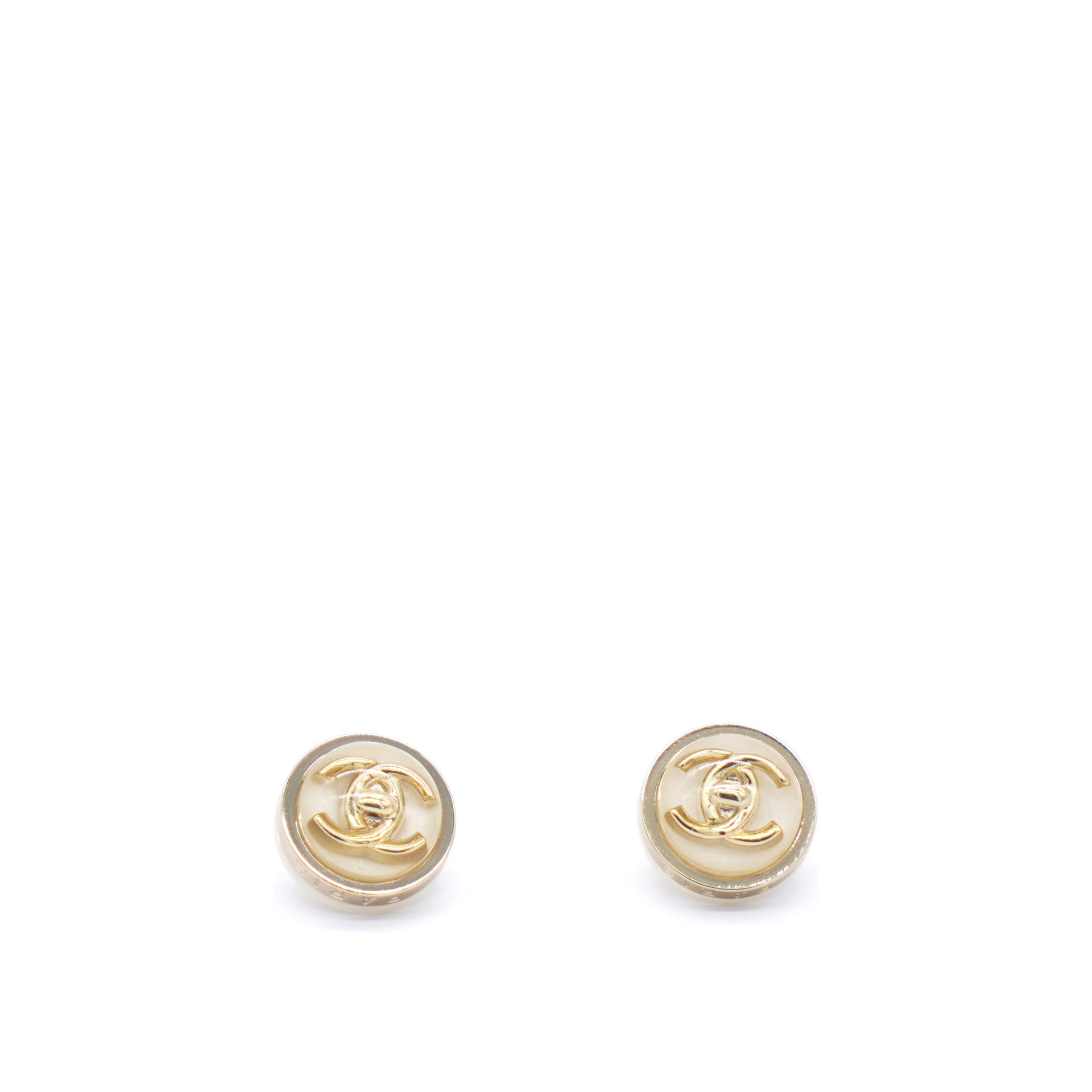 Chanel Pearl Enamel CC Round Earrings Light Gold – STYLISHTOP