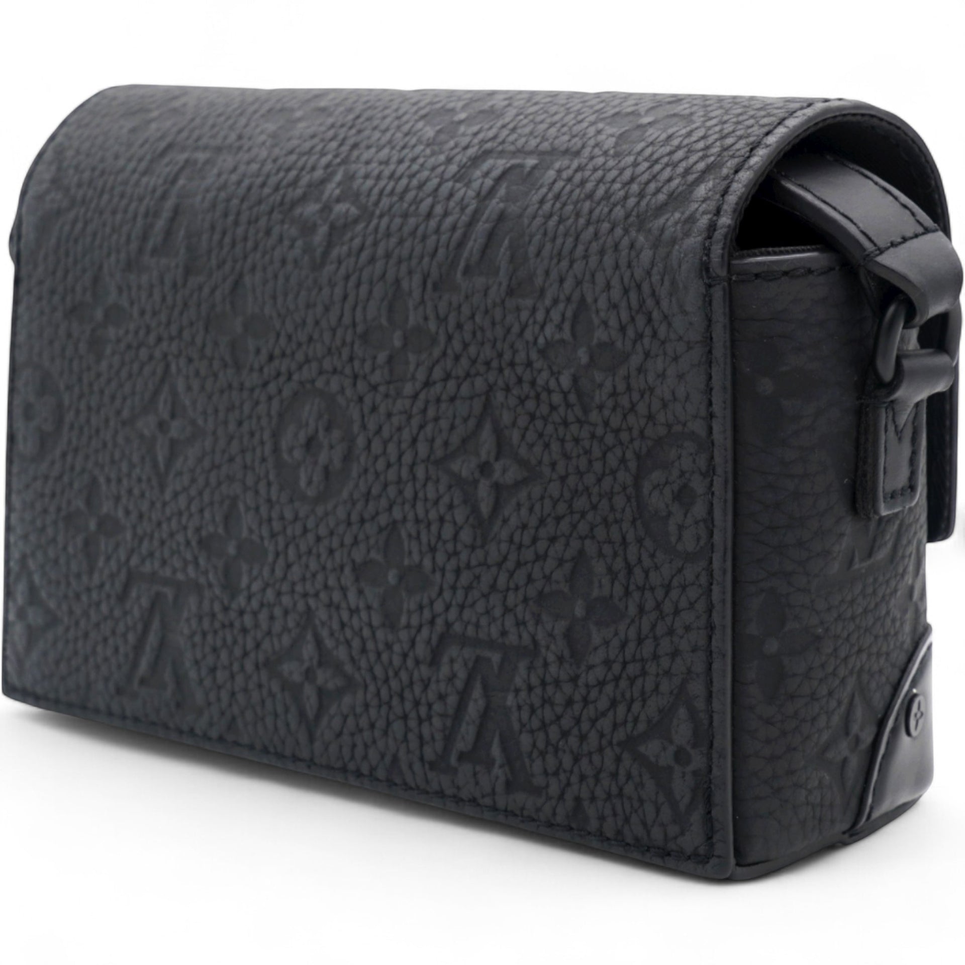 Taurillon Monogram Steamer Wearable Wallet Black
