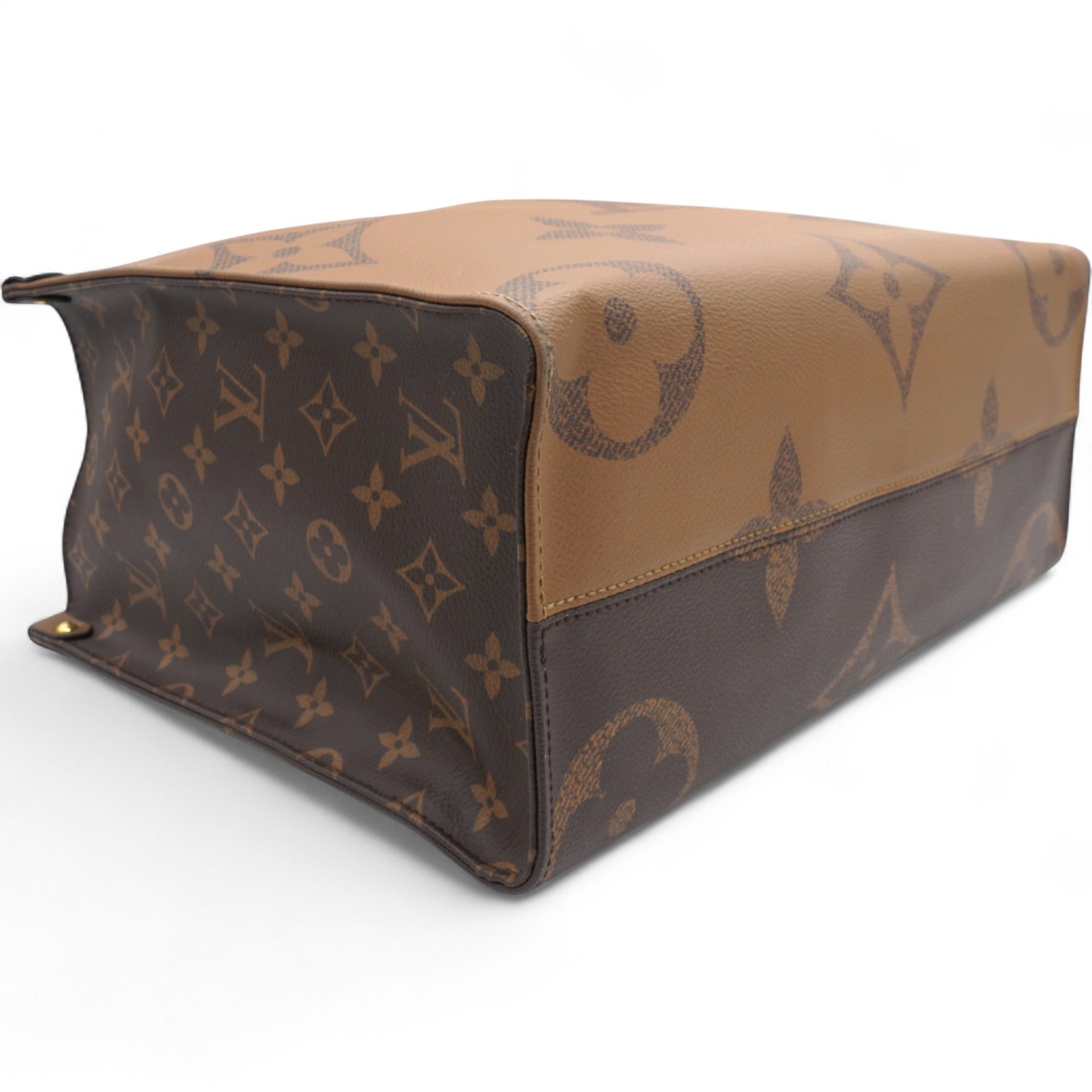 Reverse Monogram Onthego MM