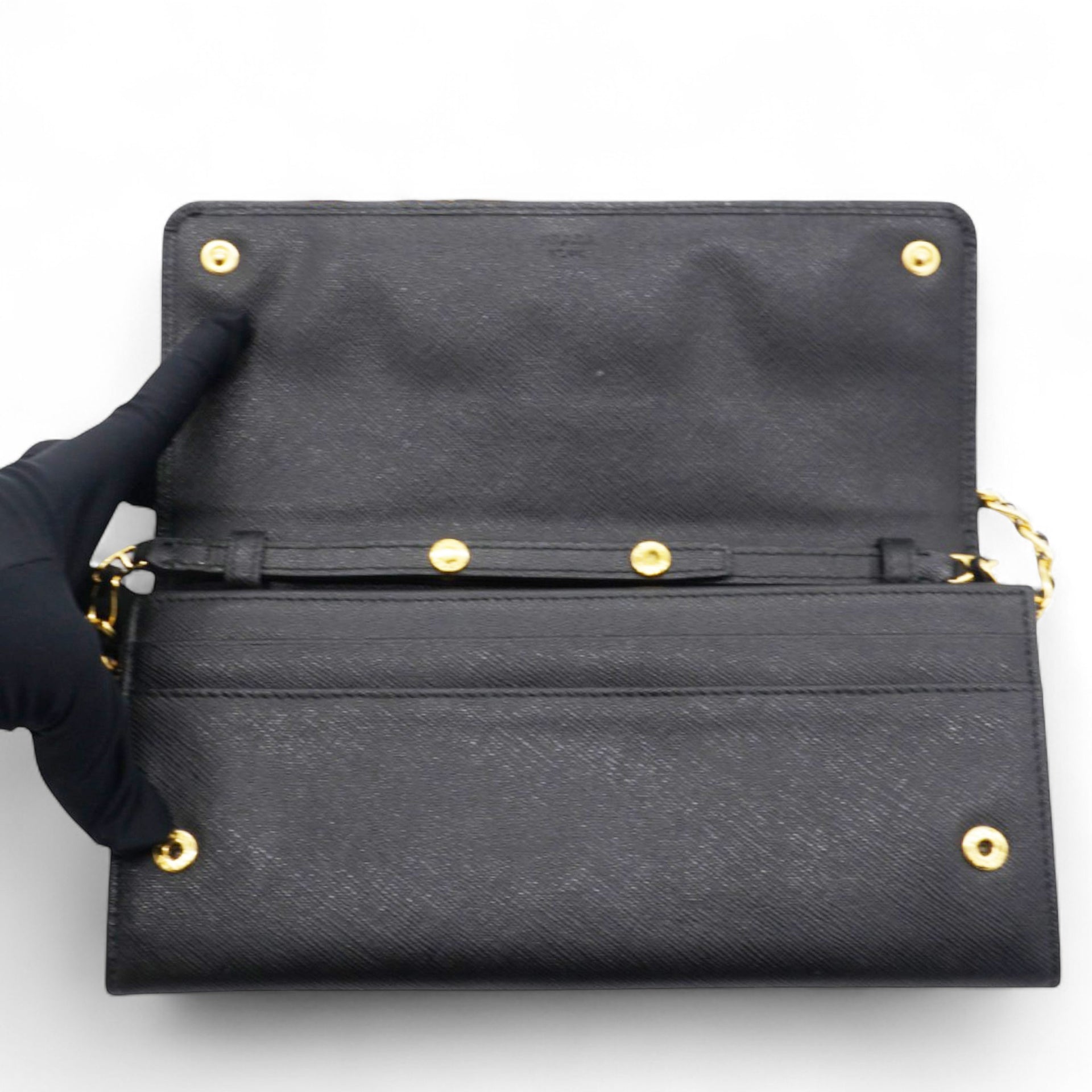 Saffiano Metal Oro Chain Wallet