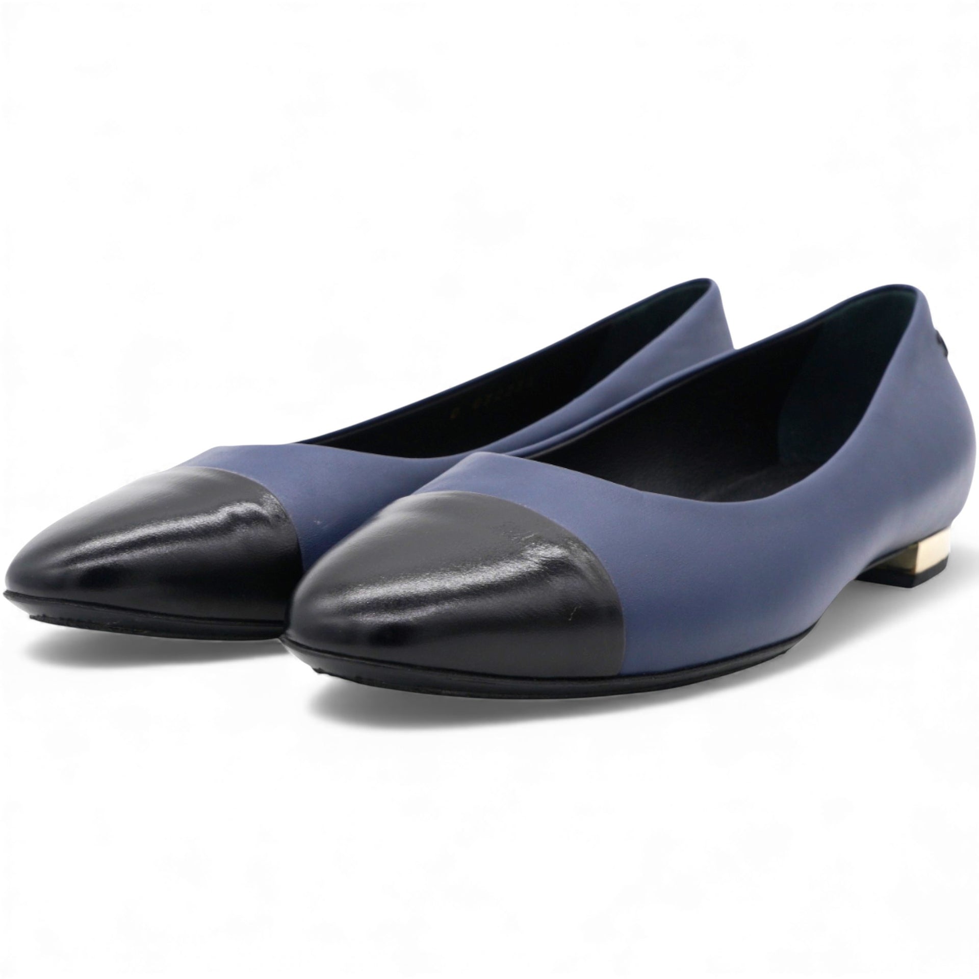 Timeless Chanel Cap Toe Flats in Blue and Black Leather Size38.5