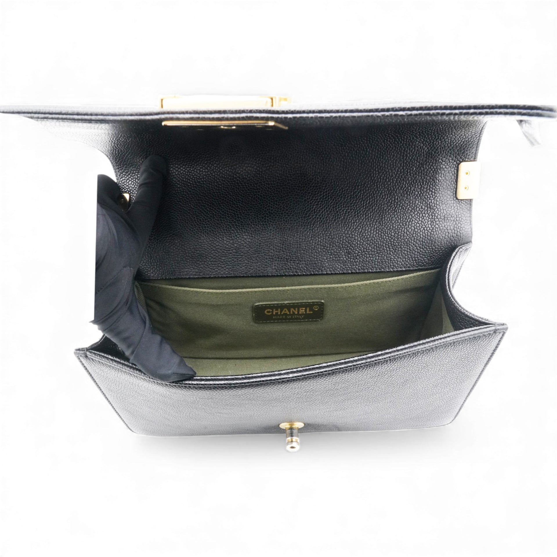 Caviar Quilted Medium Boy Flap