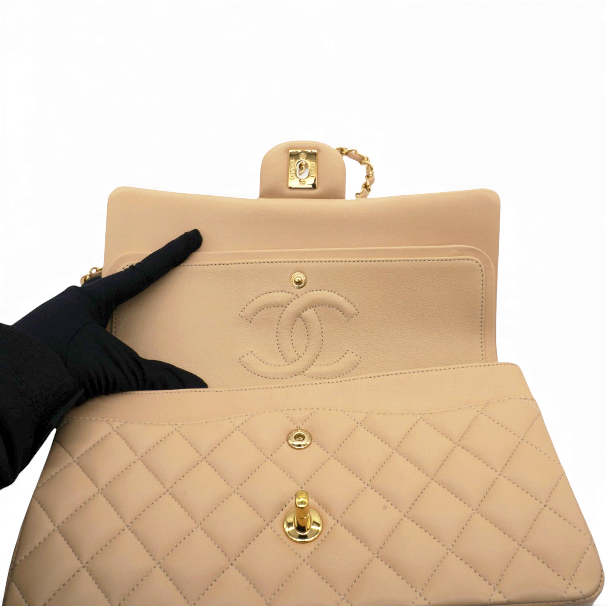 Classic Flap Medium Beige Lambskin