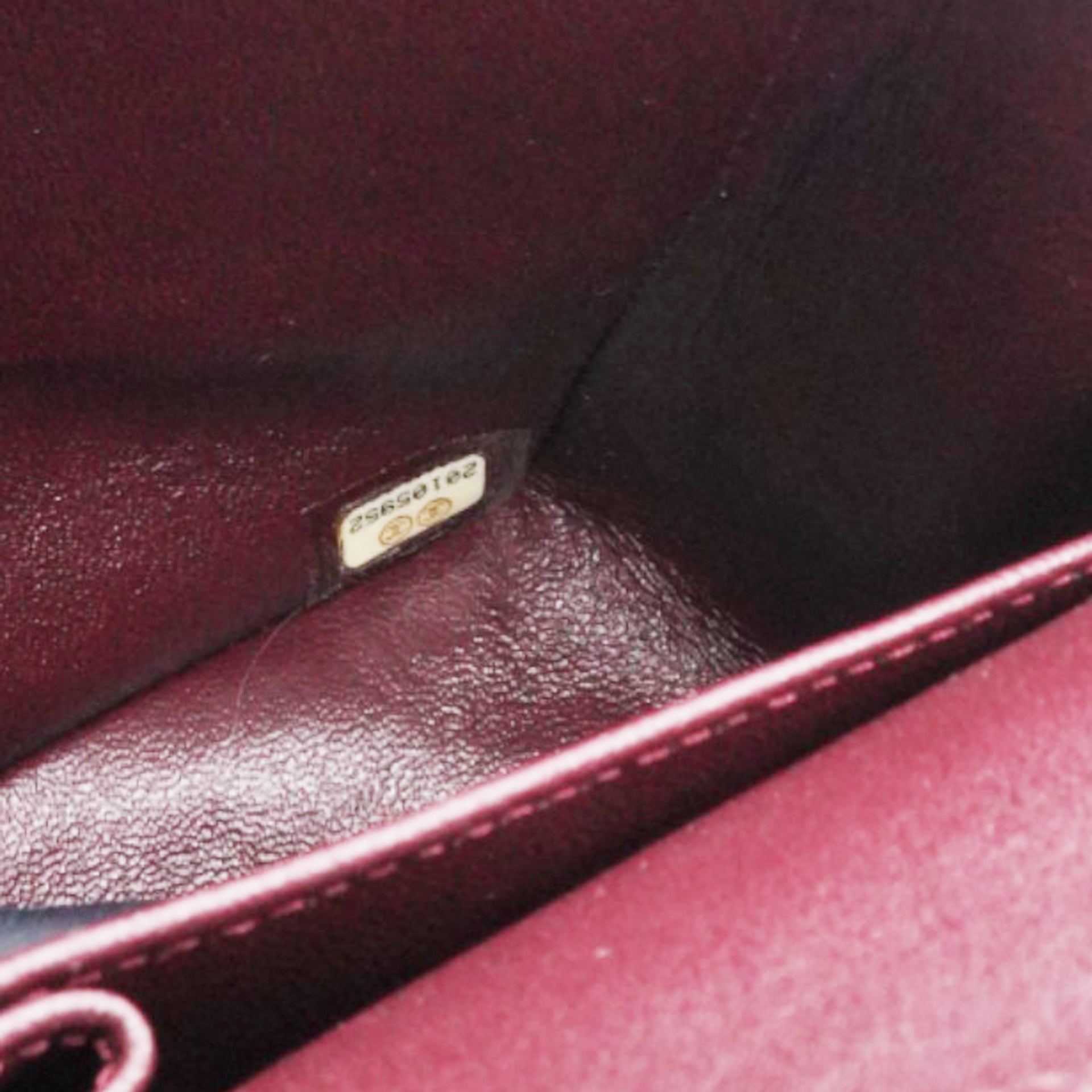 Lambskin Quilted Medium Classic Flap Black