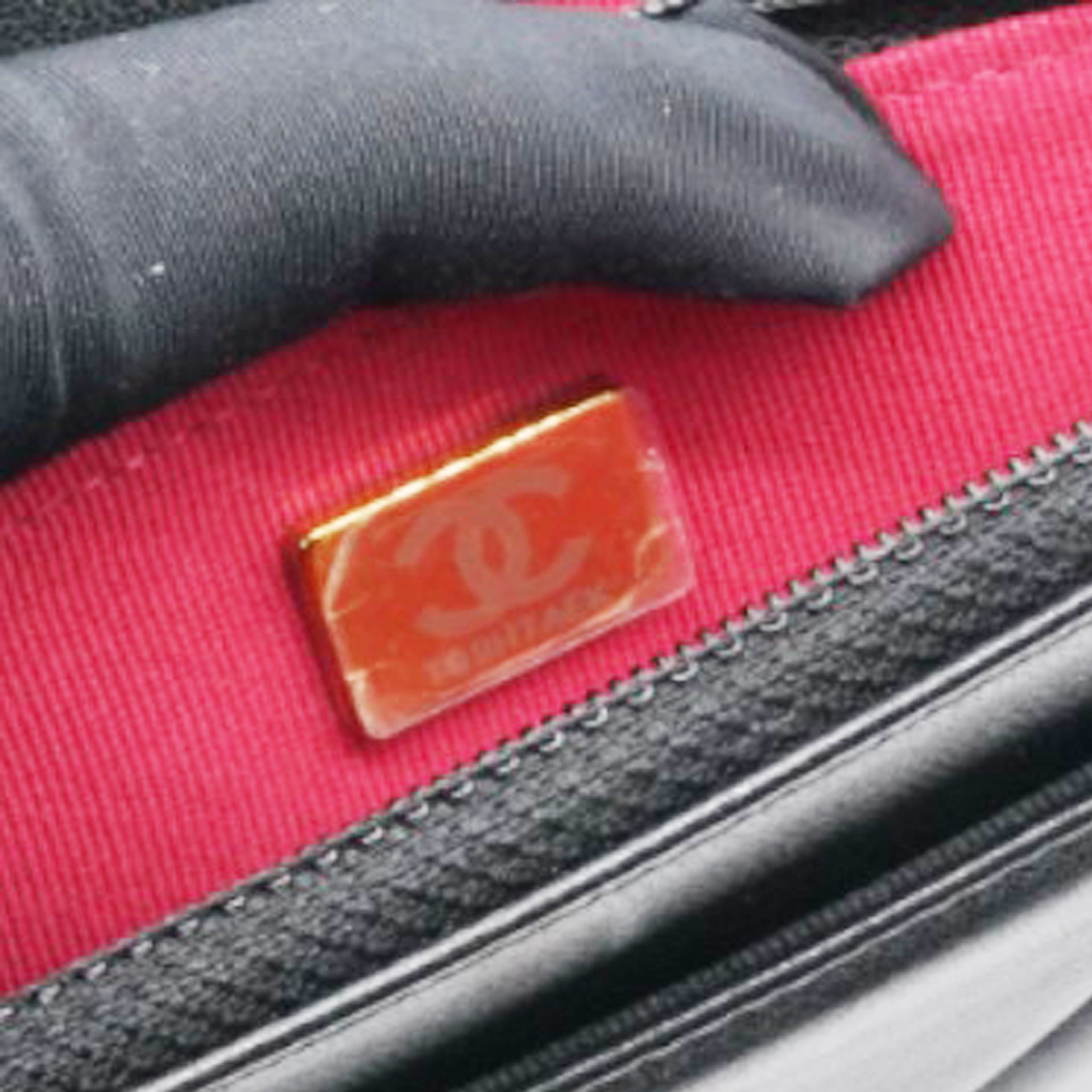 Lambskin Quilted Chanel 19 Wallet On Chain WOC Black