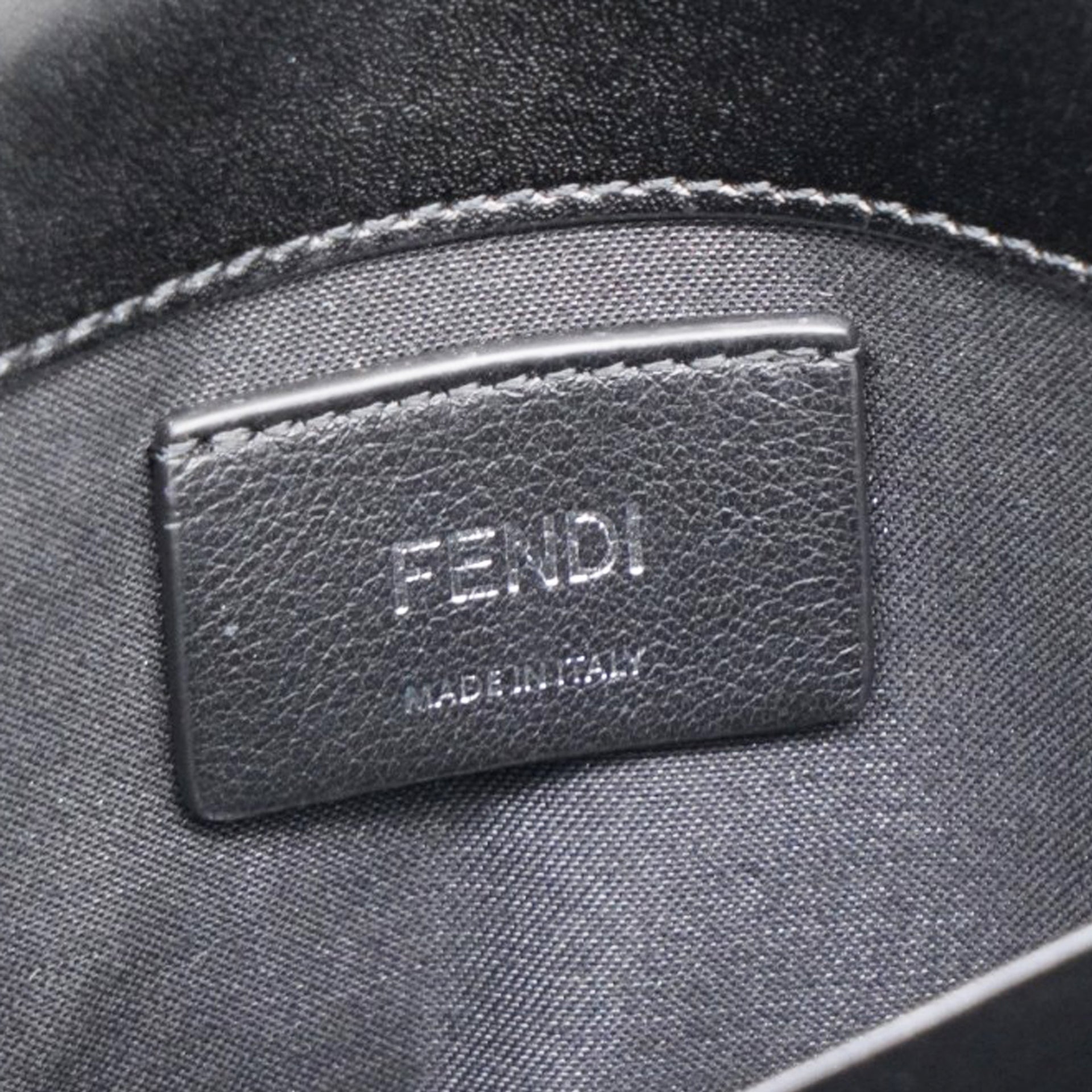 Vitello Cruise F is Fendi Wallet on Chain Black