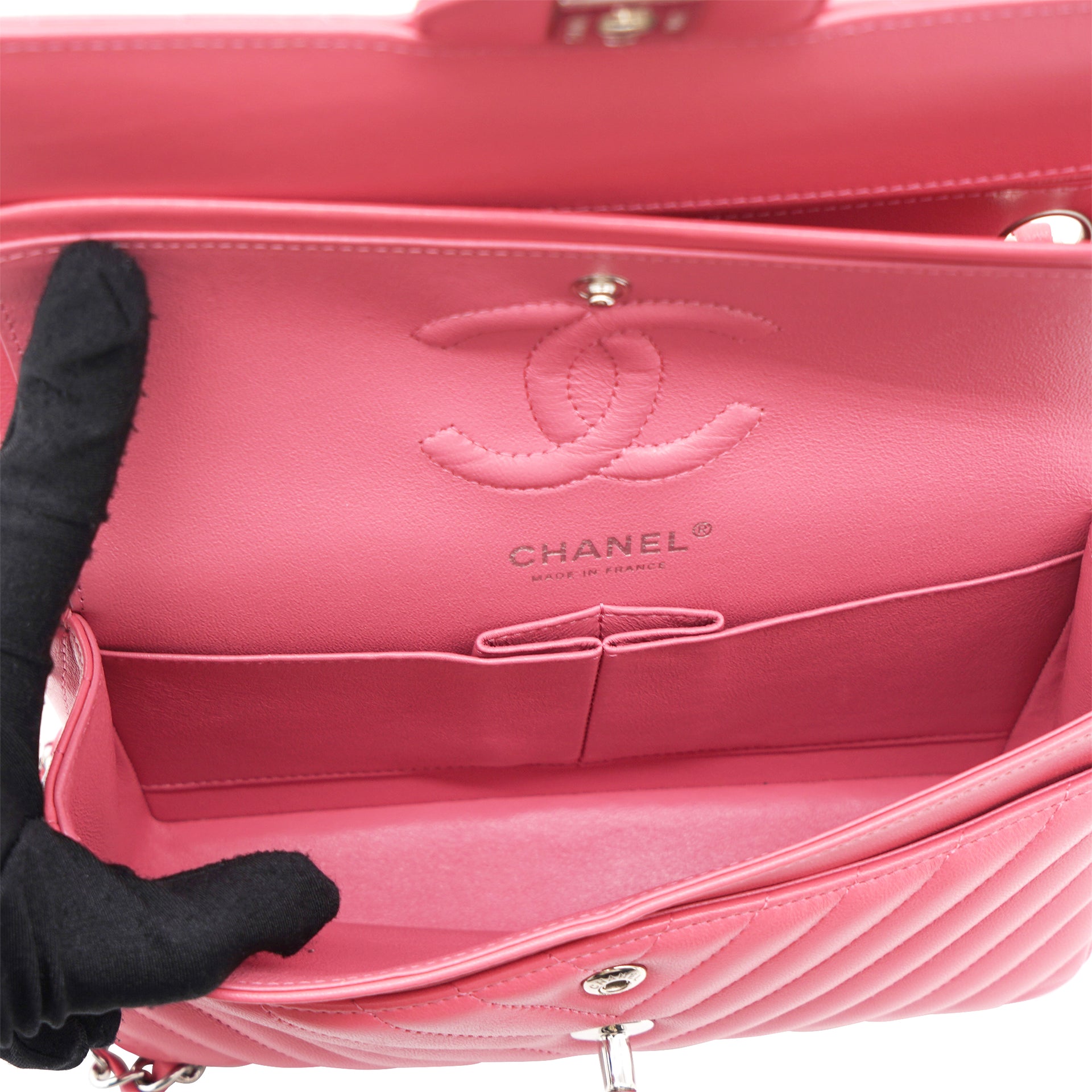 Small Chevron Classic Flap Pink shoulder bag