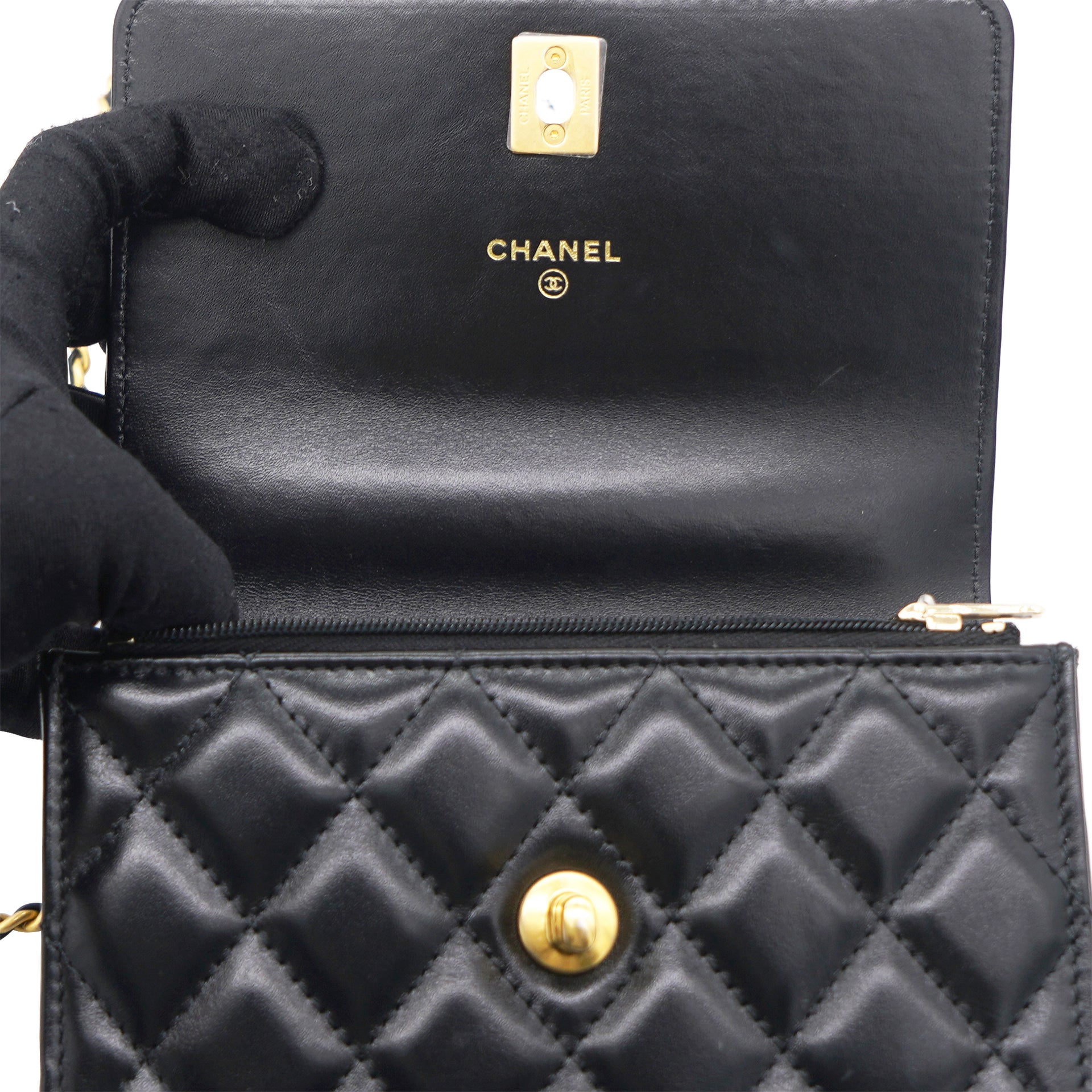 23P Top Handle Wallet on Chain Black