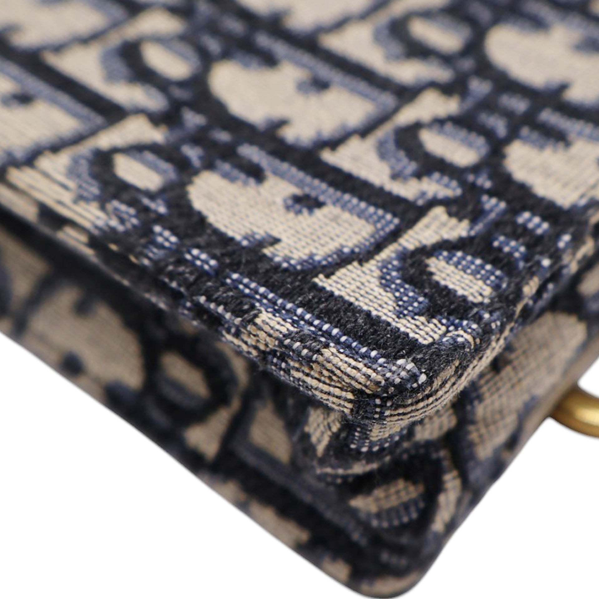 Oblique Jacquard Vertical Saddle Pouch