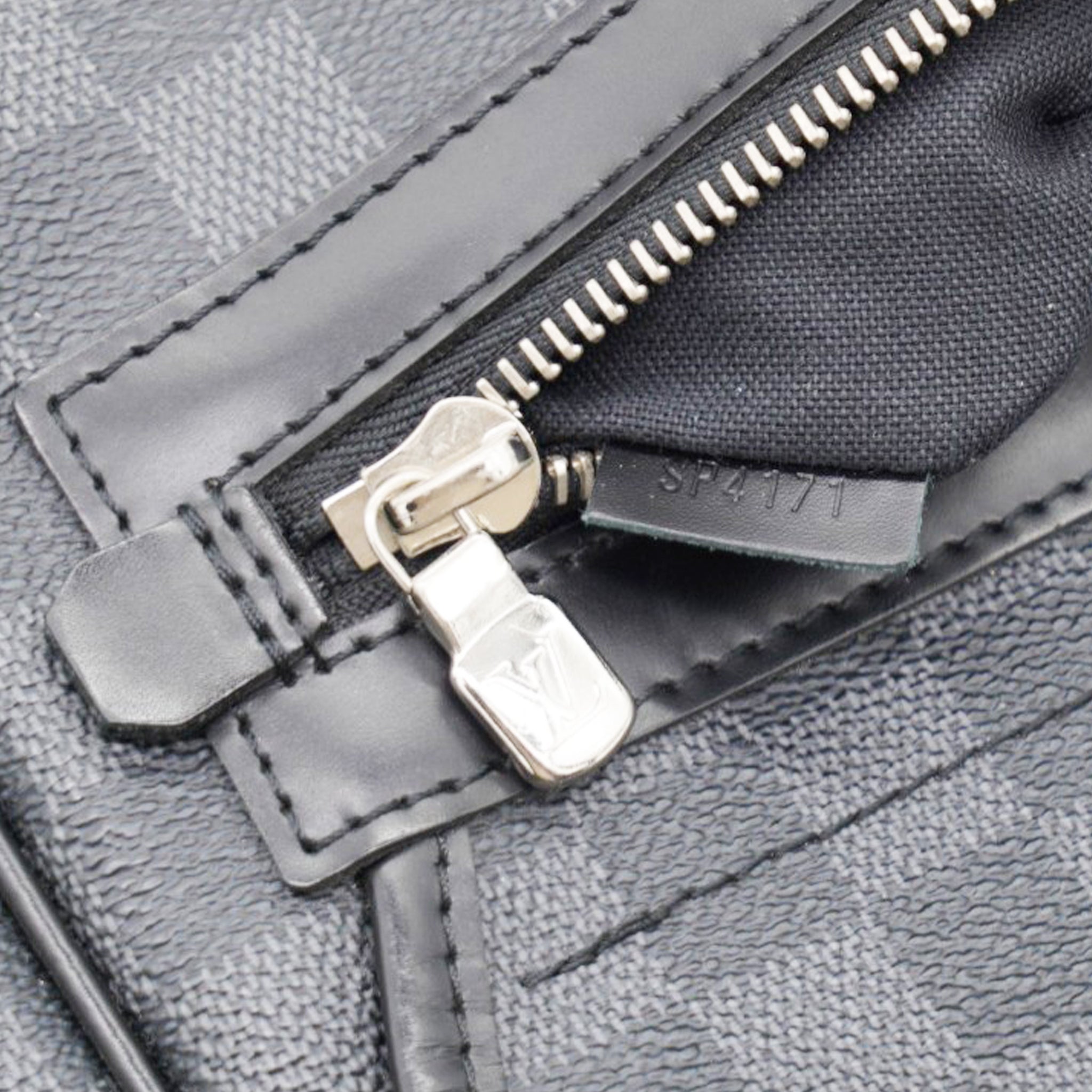 Louis Vuitton Damier Graphite Daniel MM Bag 