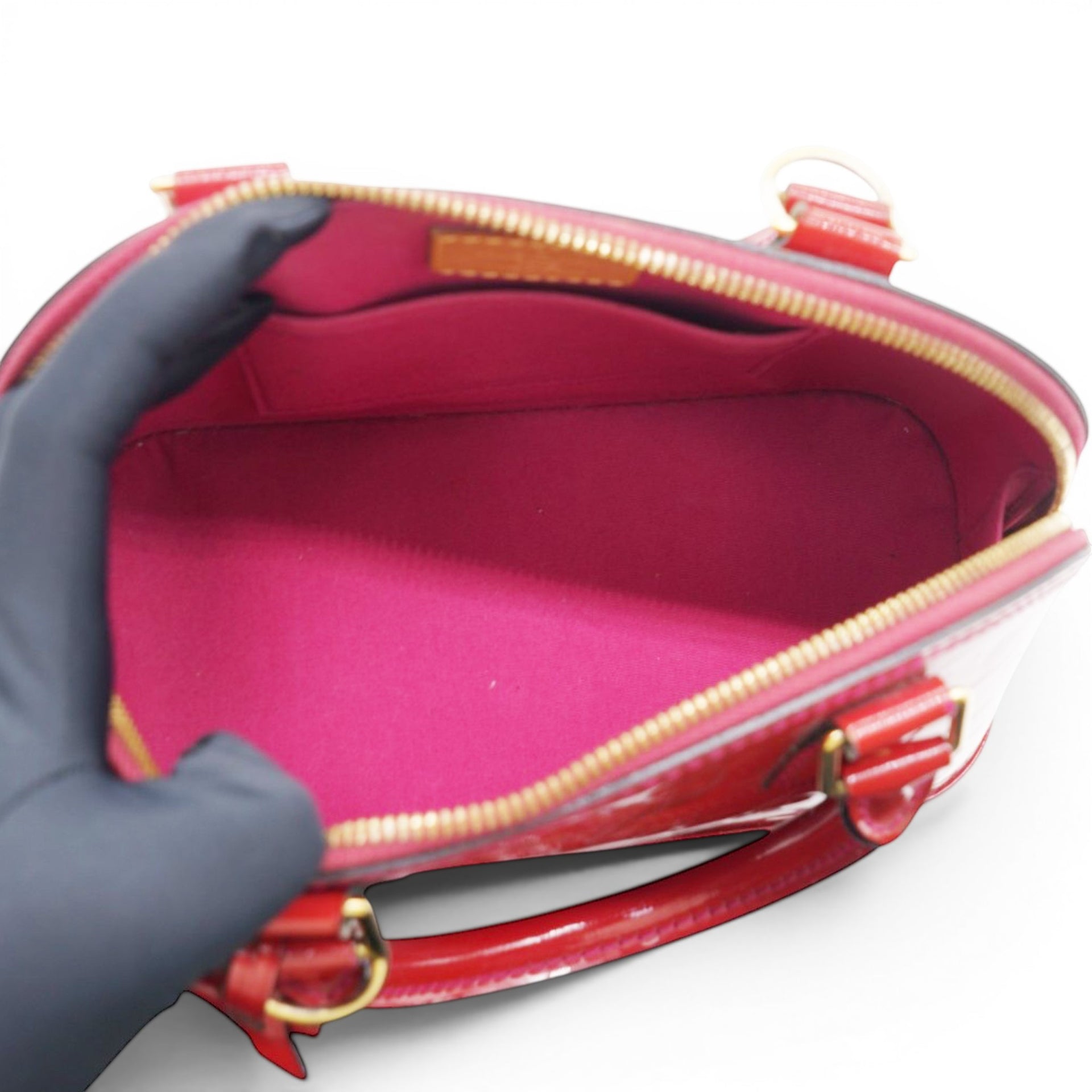 Louis Vuitton Vernis Alma BB Pomme D'Amour 
