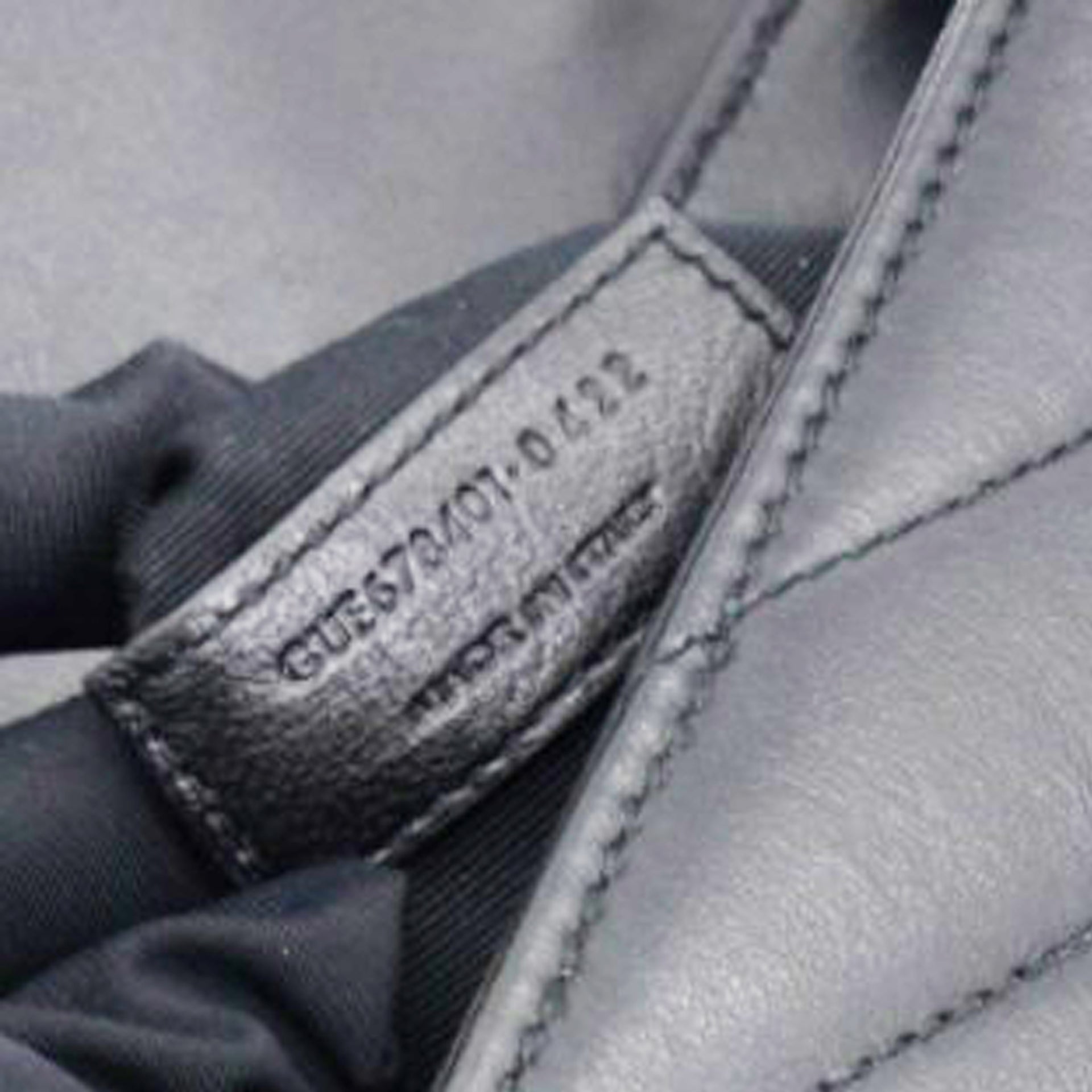 SAINT LAURENT Noir Quilted Leather Loulou Shoulder Bag