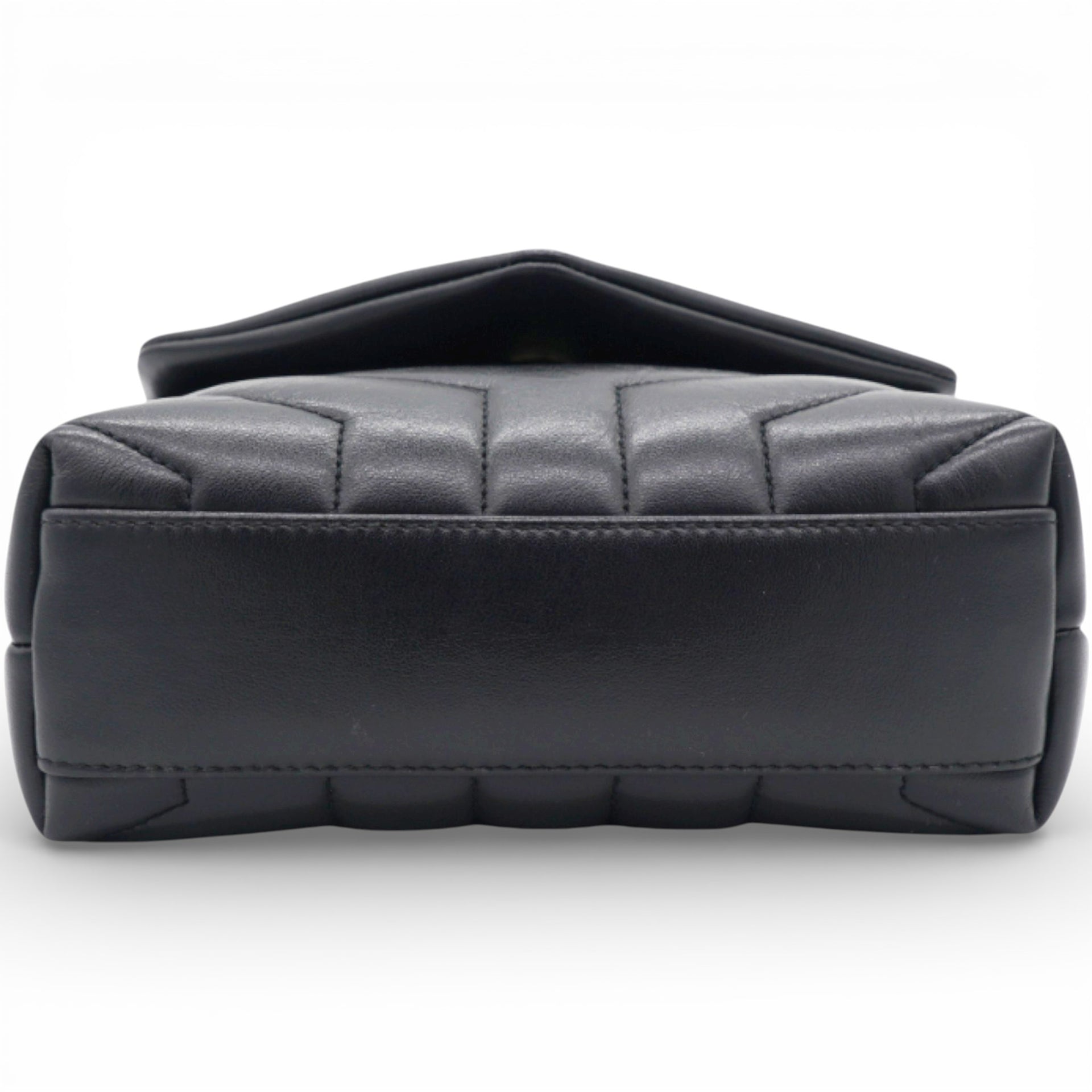 SAINT LAURENT Noir Quilted Leather Loulou Shoulder Bag