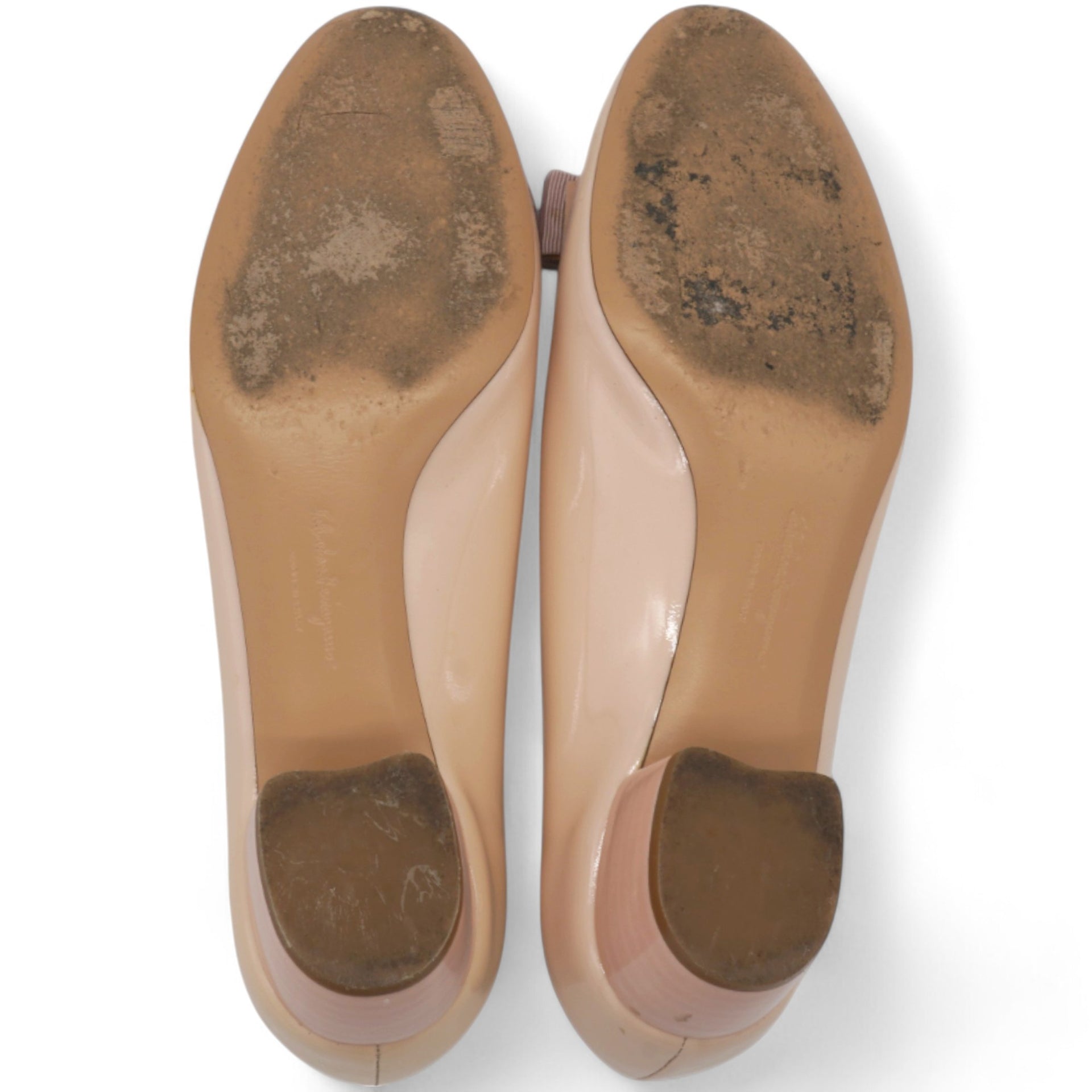 SALVATORE FERRAGAMO Beige Patent Leather Vara Bow Pumps Size 36.5 