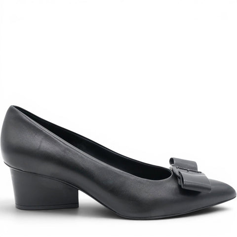 Salvatore Ferragamo Viva Black Leather Pumps Size 6.5/37.5 