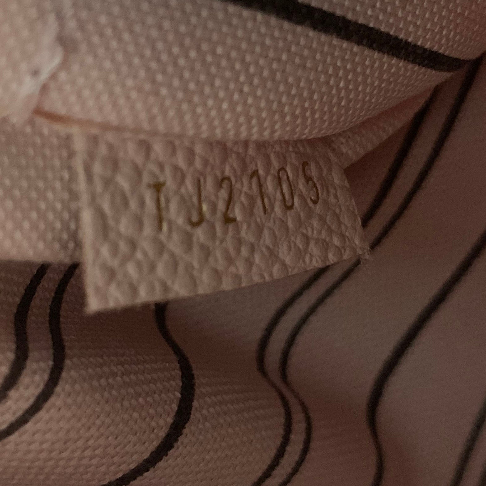Louis Vuitton Montaigne MM Pink Monogram Empreinte Leather – STYLISHTOP