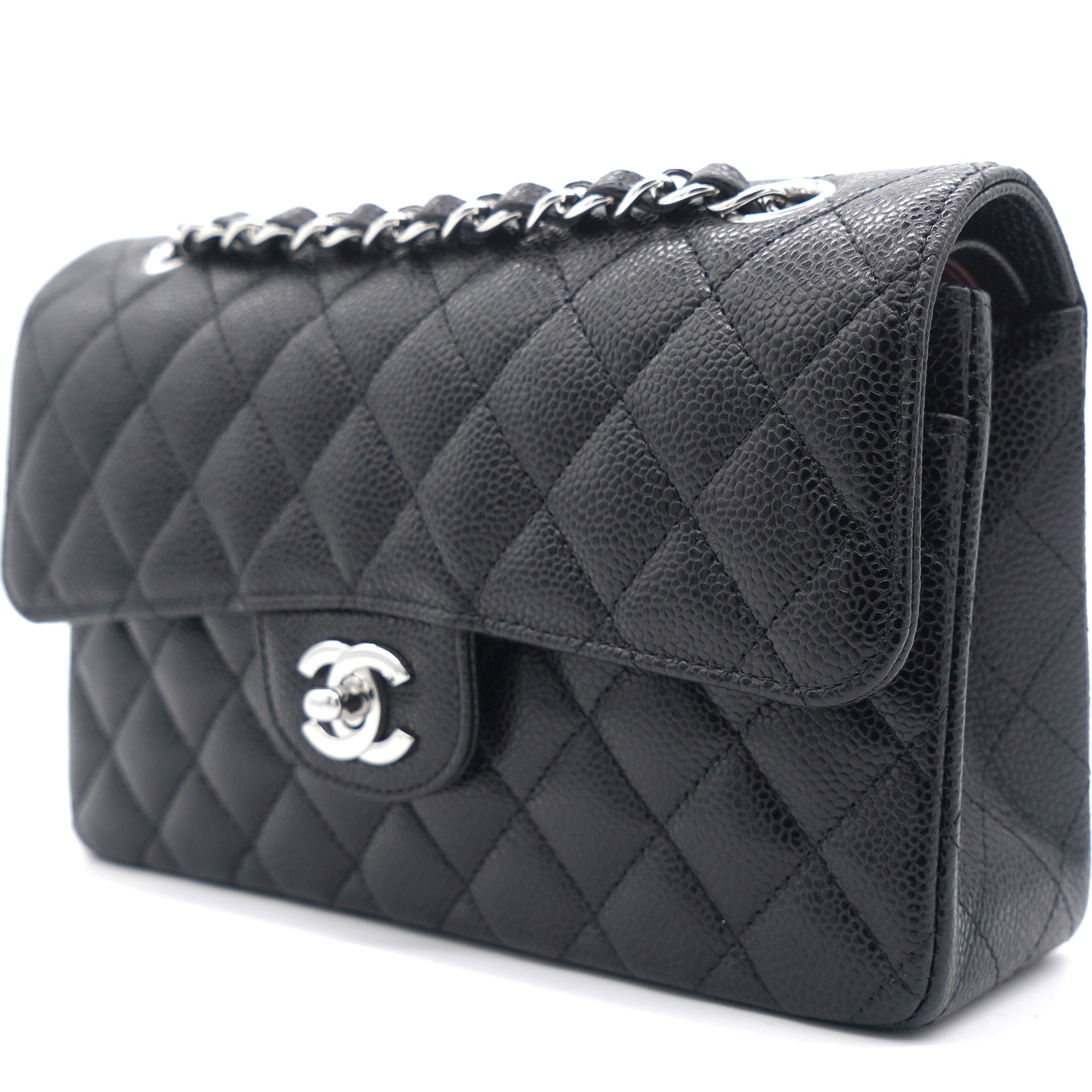 chanel diamond quilted bag
