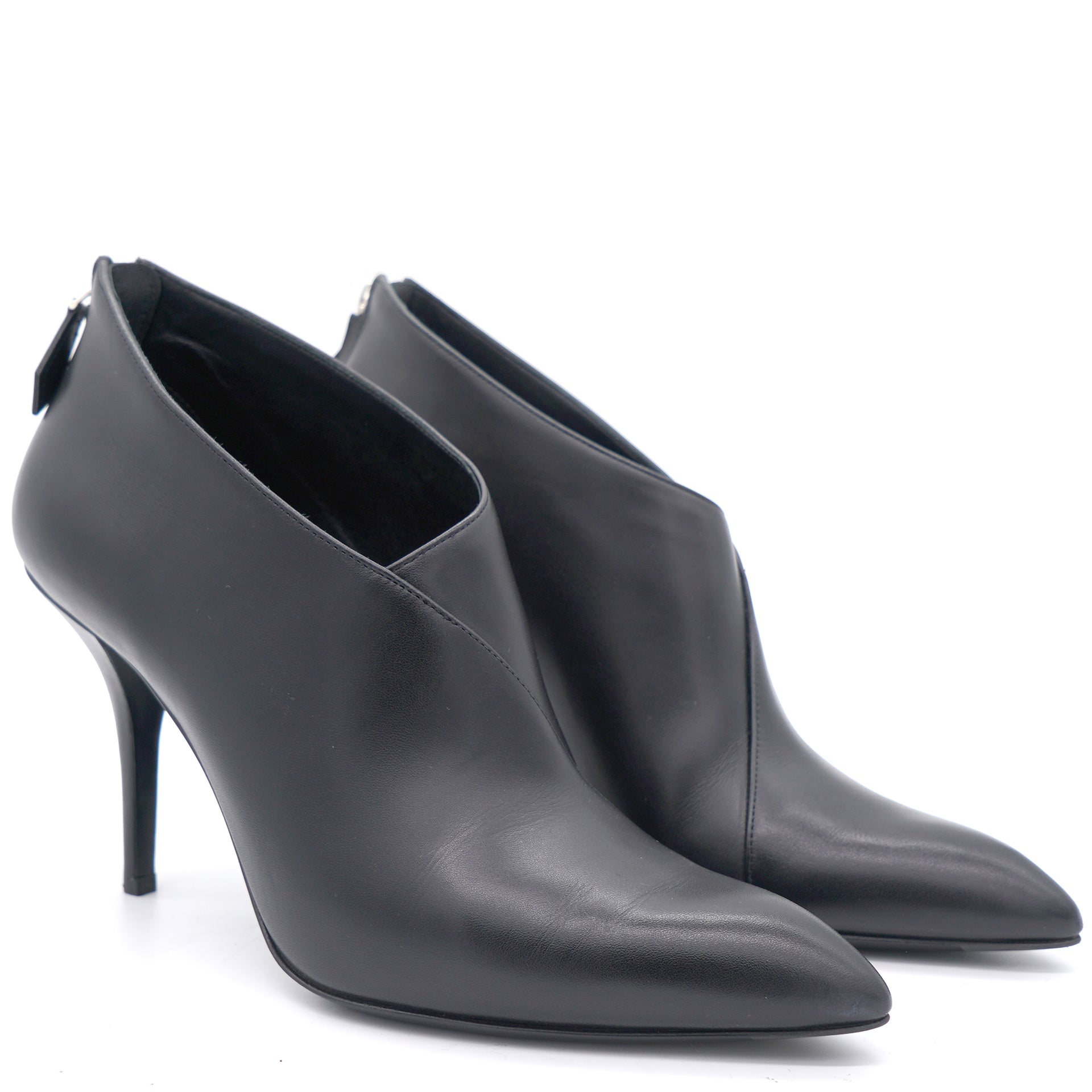 Black Leather Pointed-Toe Ankle Booties 39