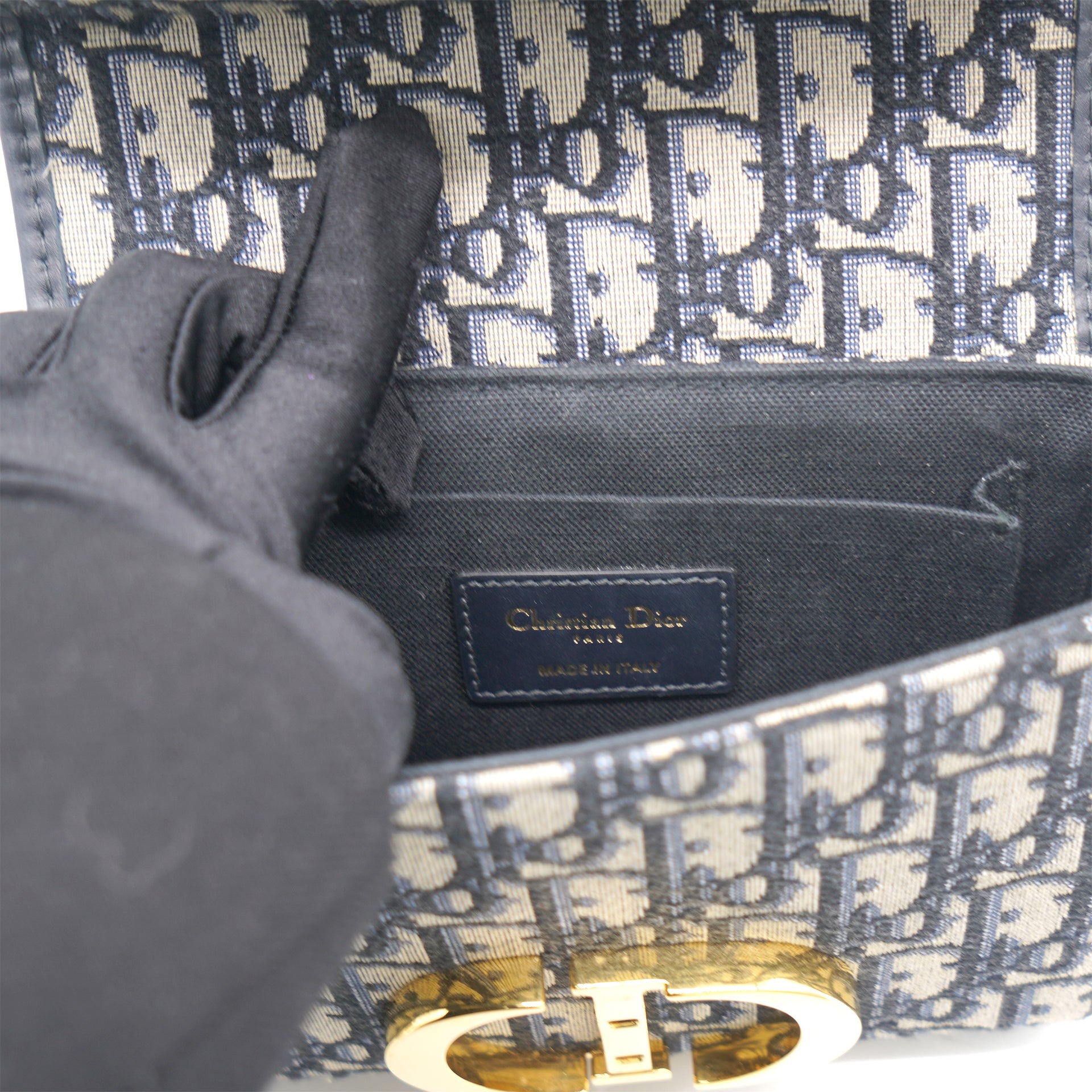 30 Montaigne Oblique Bag