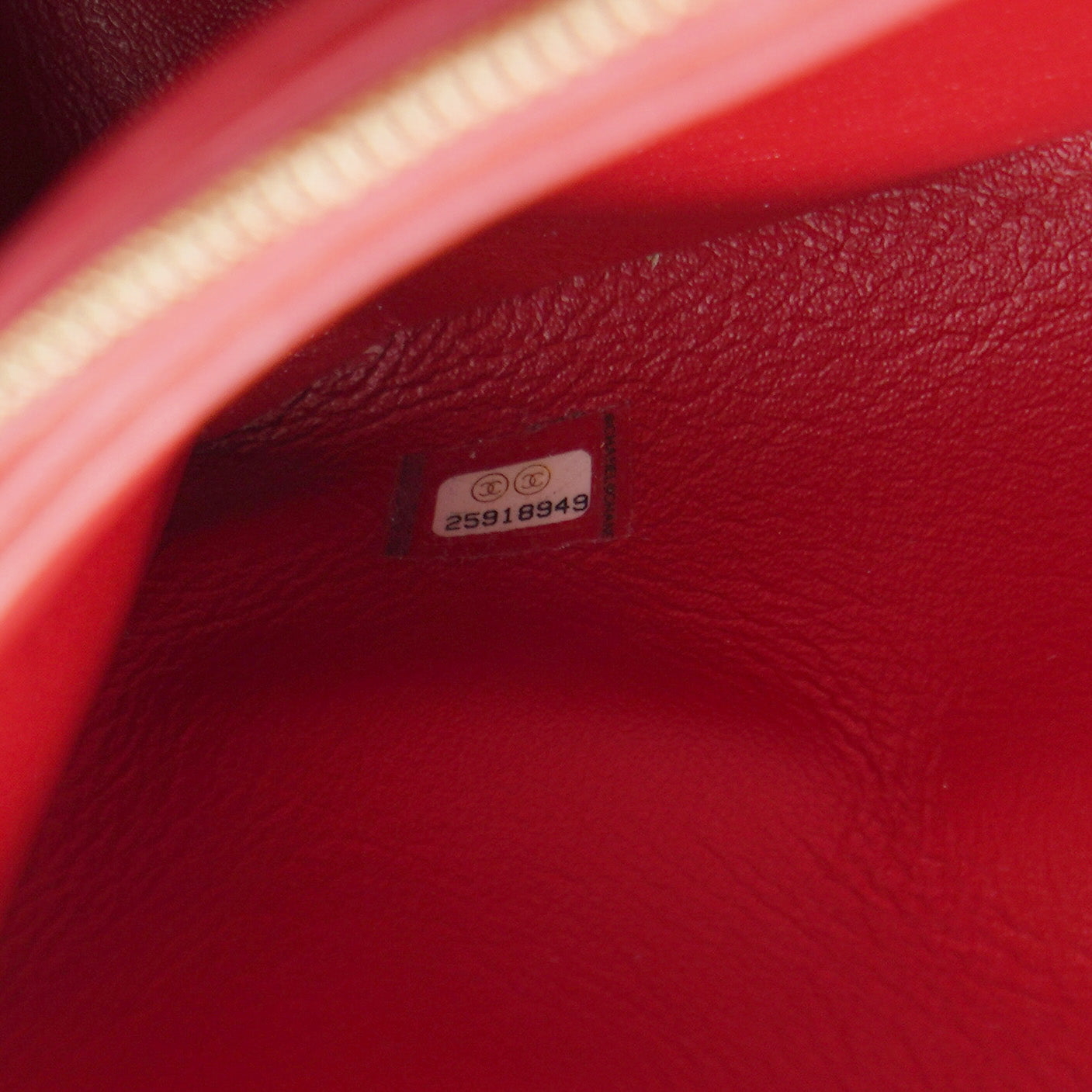 Chanel Calfskin Chevron Stitched Medium Coco Flap Bag Red – STYLISHTOP