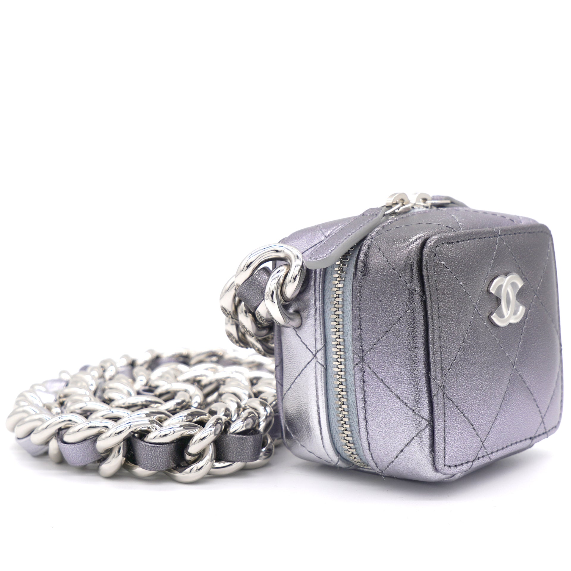 Chanel Gradient Metallic Silver and Purple Lambskin Clutch with Chain –  STYLISHTOP