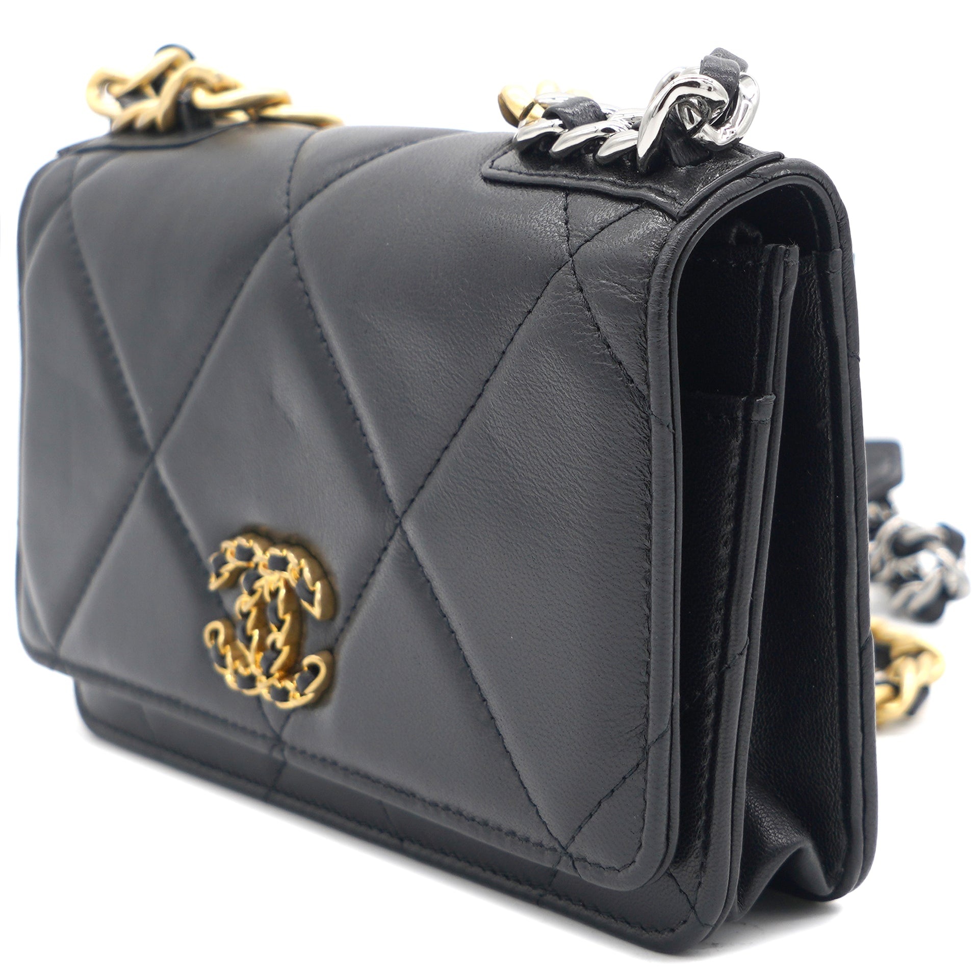 Chanel 19 Flap Medium Goatskin Black - LVLENKA Luxury Consignment