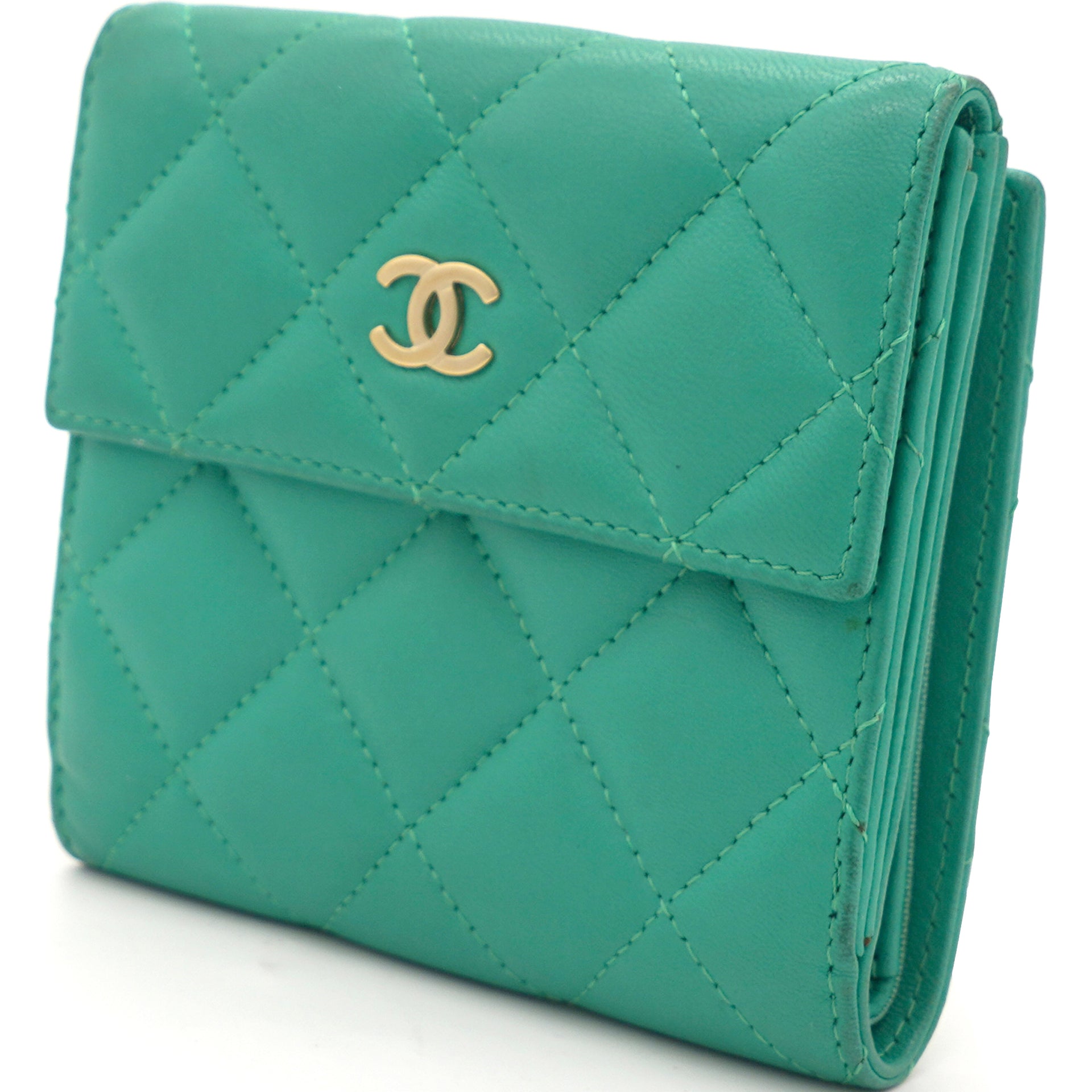 Chanel Small Flap Wallet Chanel 19 14143 Pink Gold Bracket Ladies Lambskin  Three Fold Wallet CHANEL used – 銀蔵オンライン