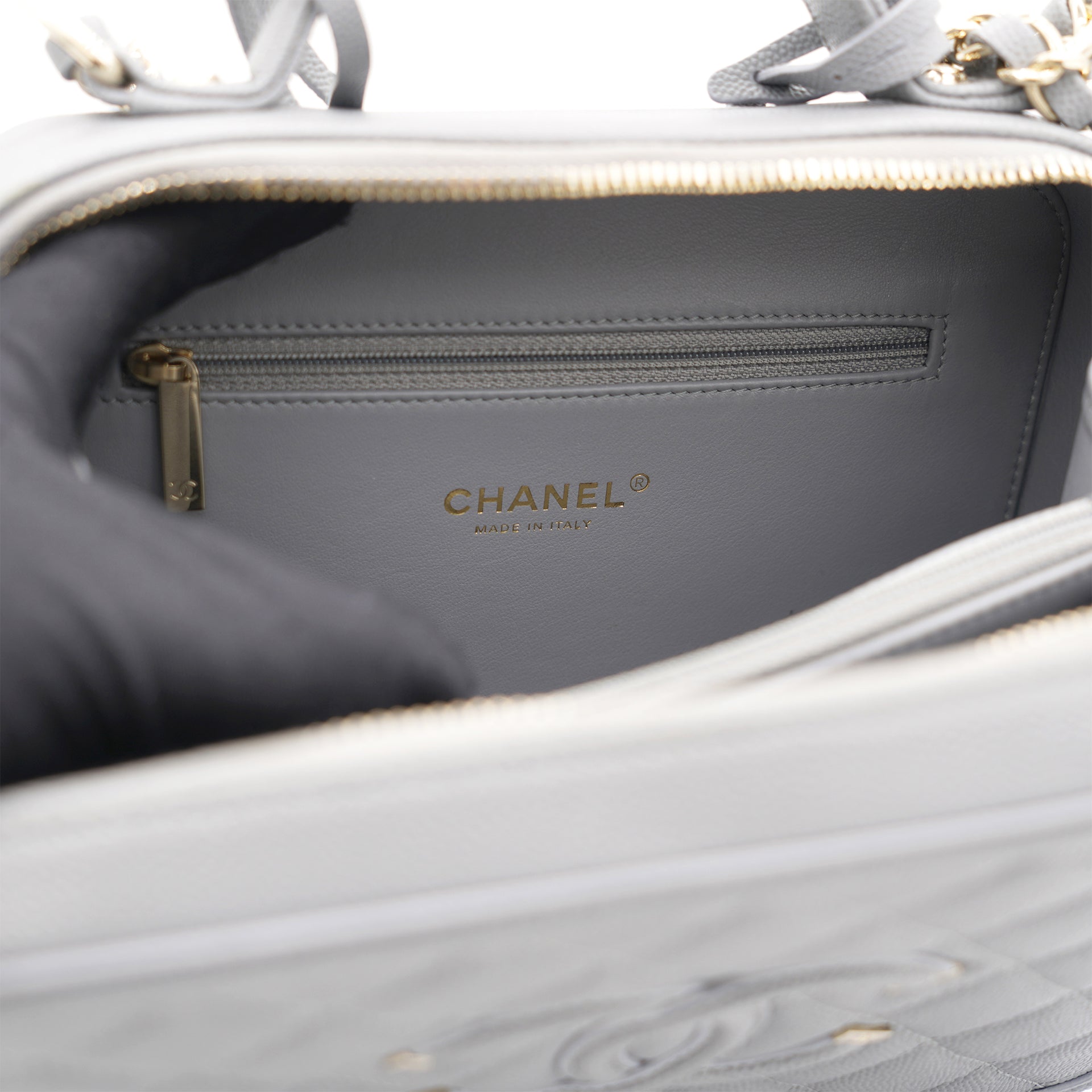 Chanel Caviar Quilted Medium CC Filigree Vanity Case Grey – STYLISHTOP