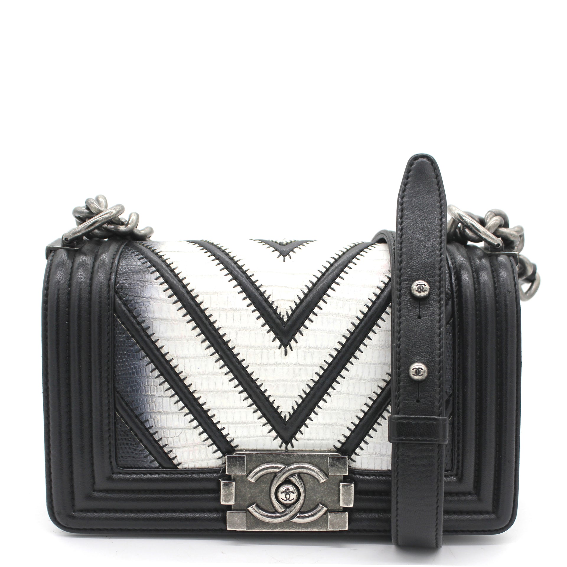 CHANEL 22S FLAP BAG WITH CHUNKY CHAIN STRAP SMALL WHITE CALFSKIN