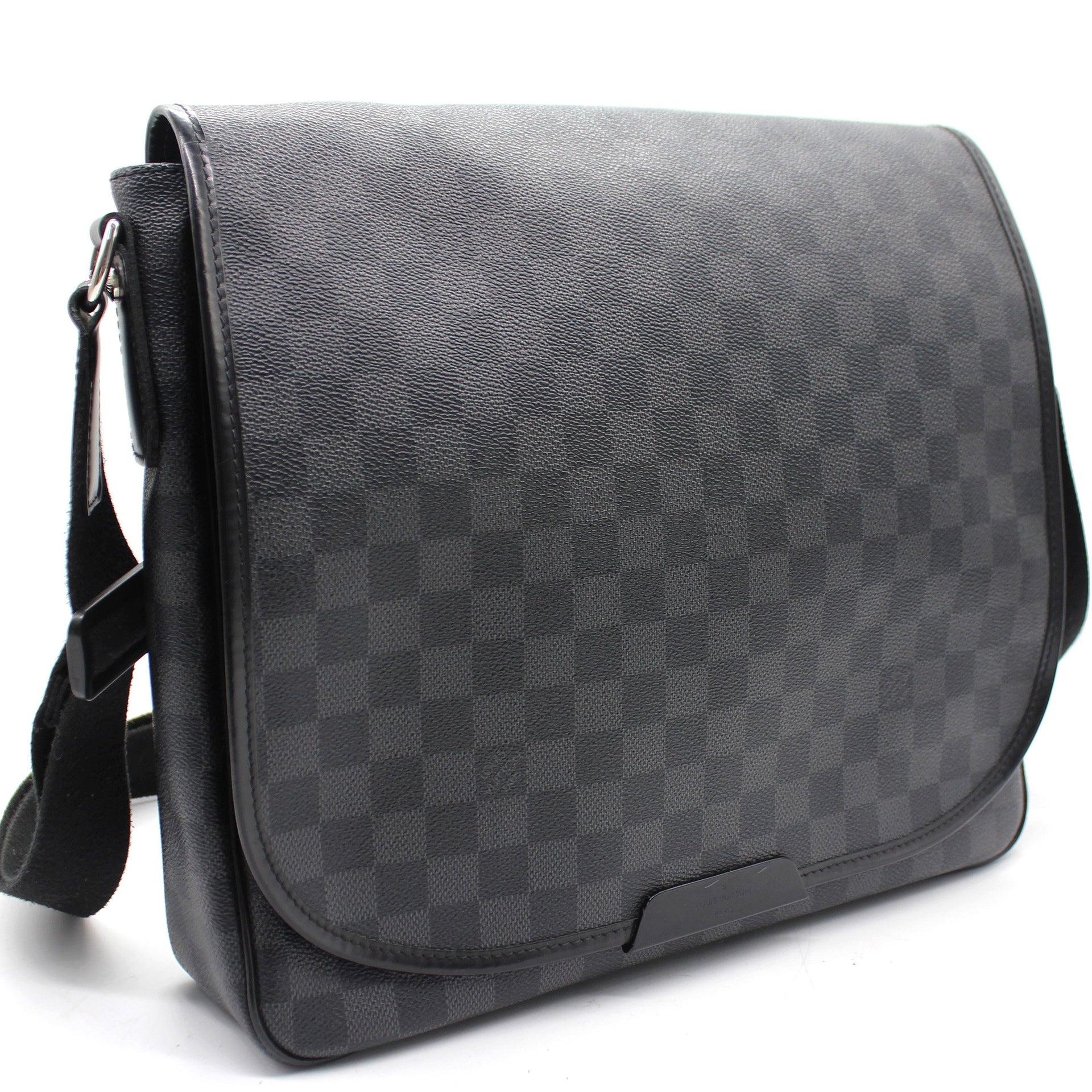 Louis Vuitton District MM Messenger Bag – STYLISHTOP