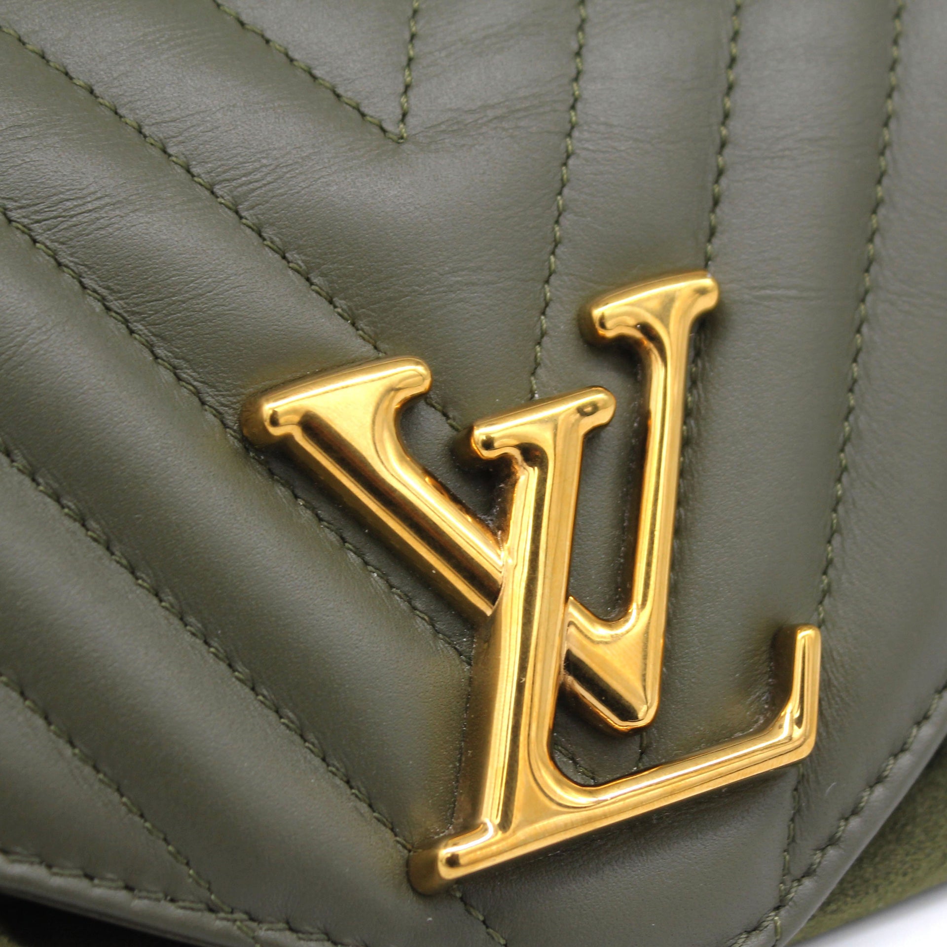 Louis Vuitton New Wave Chain Pochette Black in Calf Leather with Gold-tone  - US