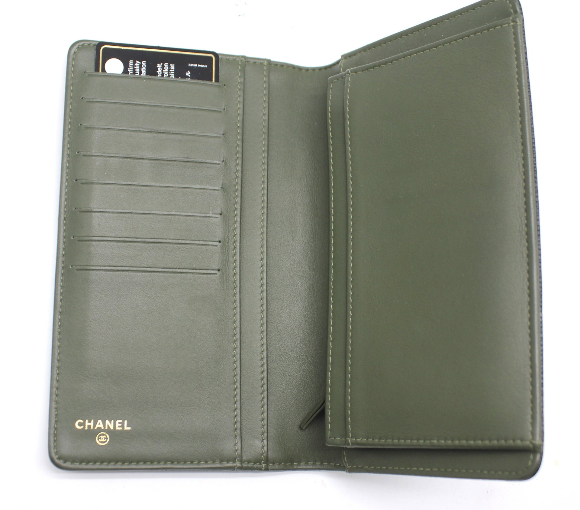 Chanel Classic Long Wallet in Quilted Lambskin Leather, Bi-Fold Porter Yen