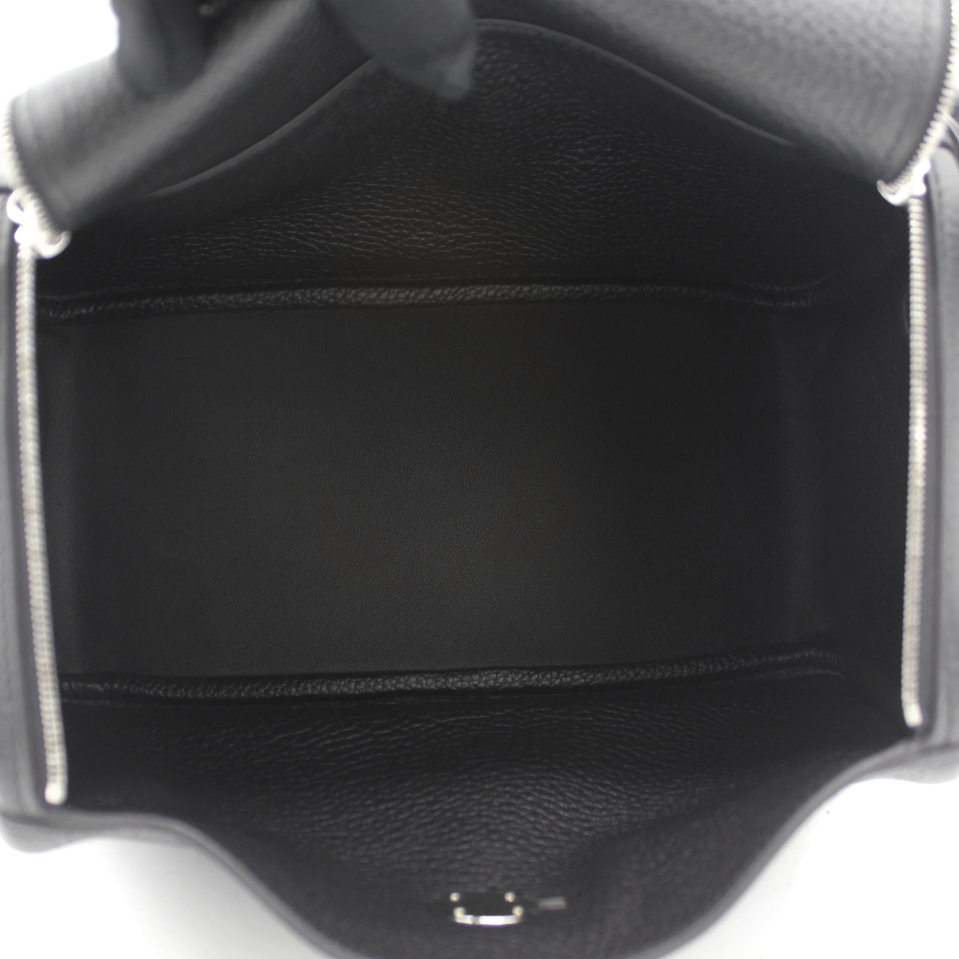Noir Taurillon Clemence Leather Palladium Hardware Lindy 26 Bag