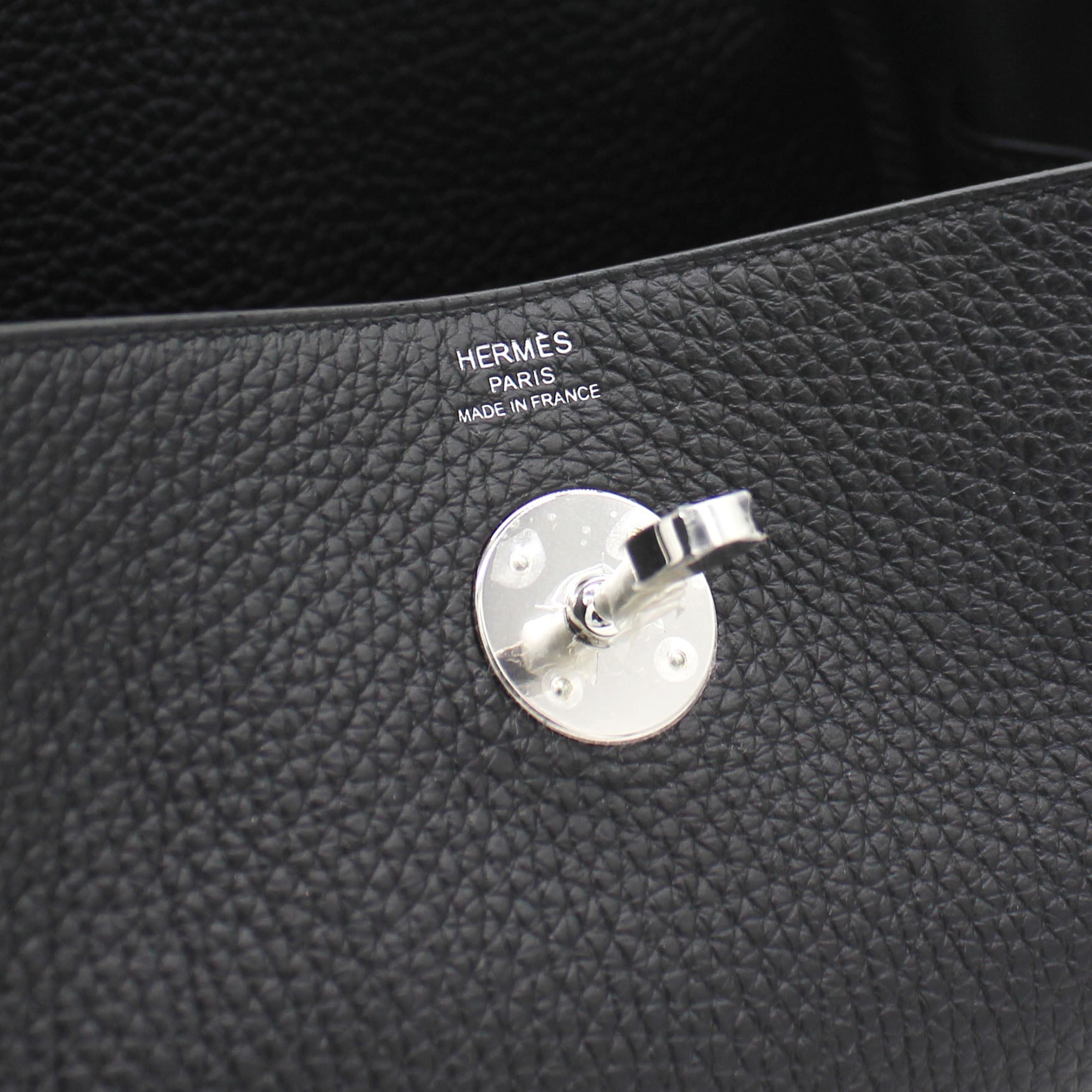 Noir Taurillon Clemence Leather Palladium Hardware Lindy 26 Bag