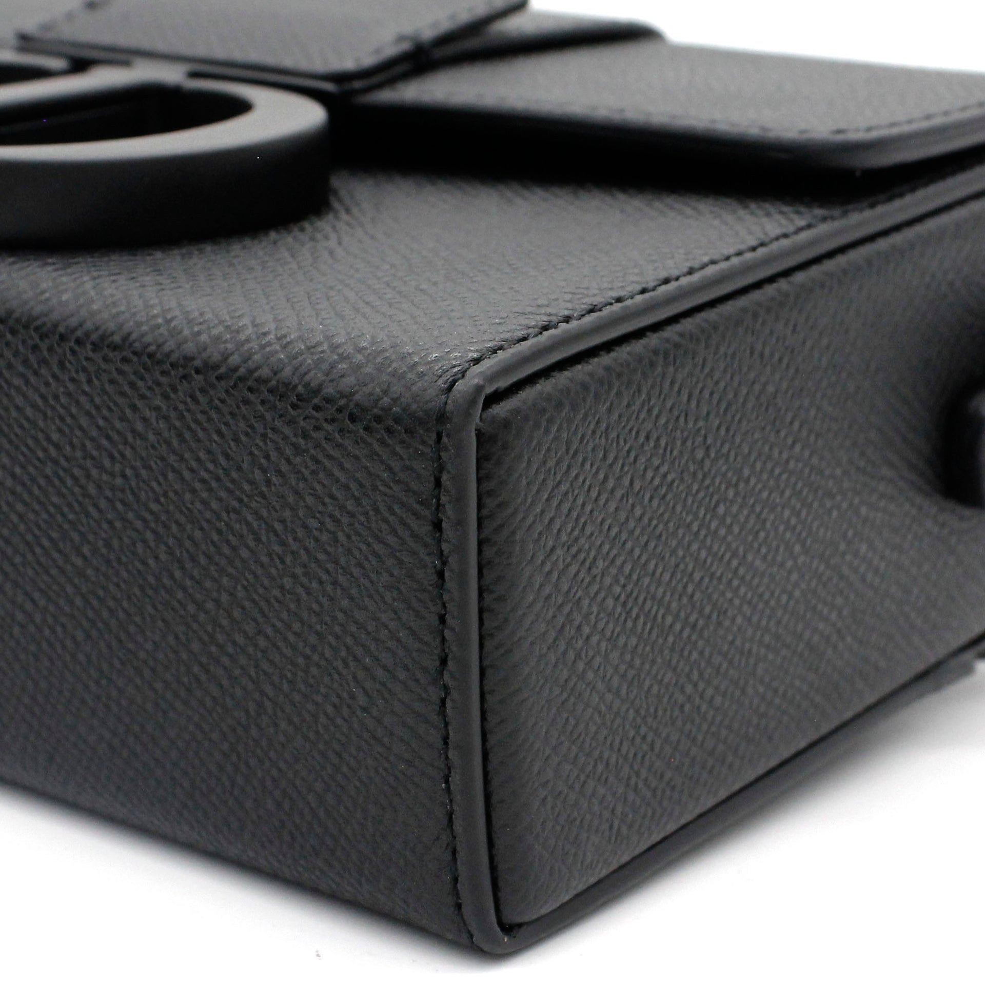 30 Montaigne Box Bag Black Ultramatte Grained Calfskin