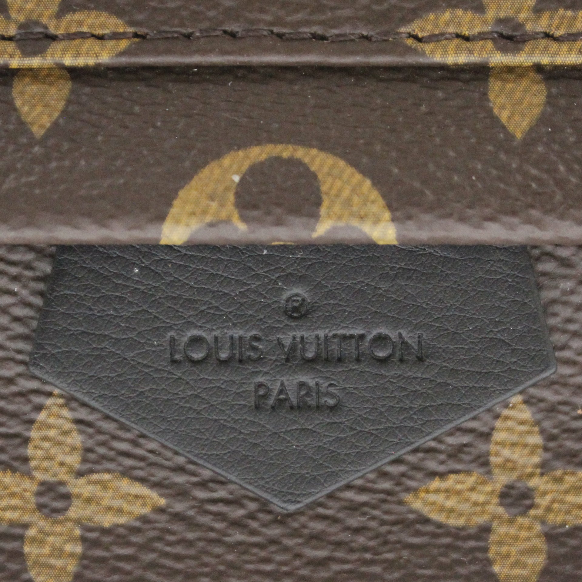 Louis Vuitton Men's Authenticated Shape Belt