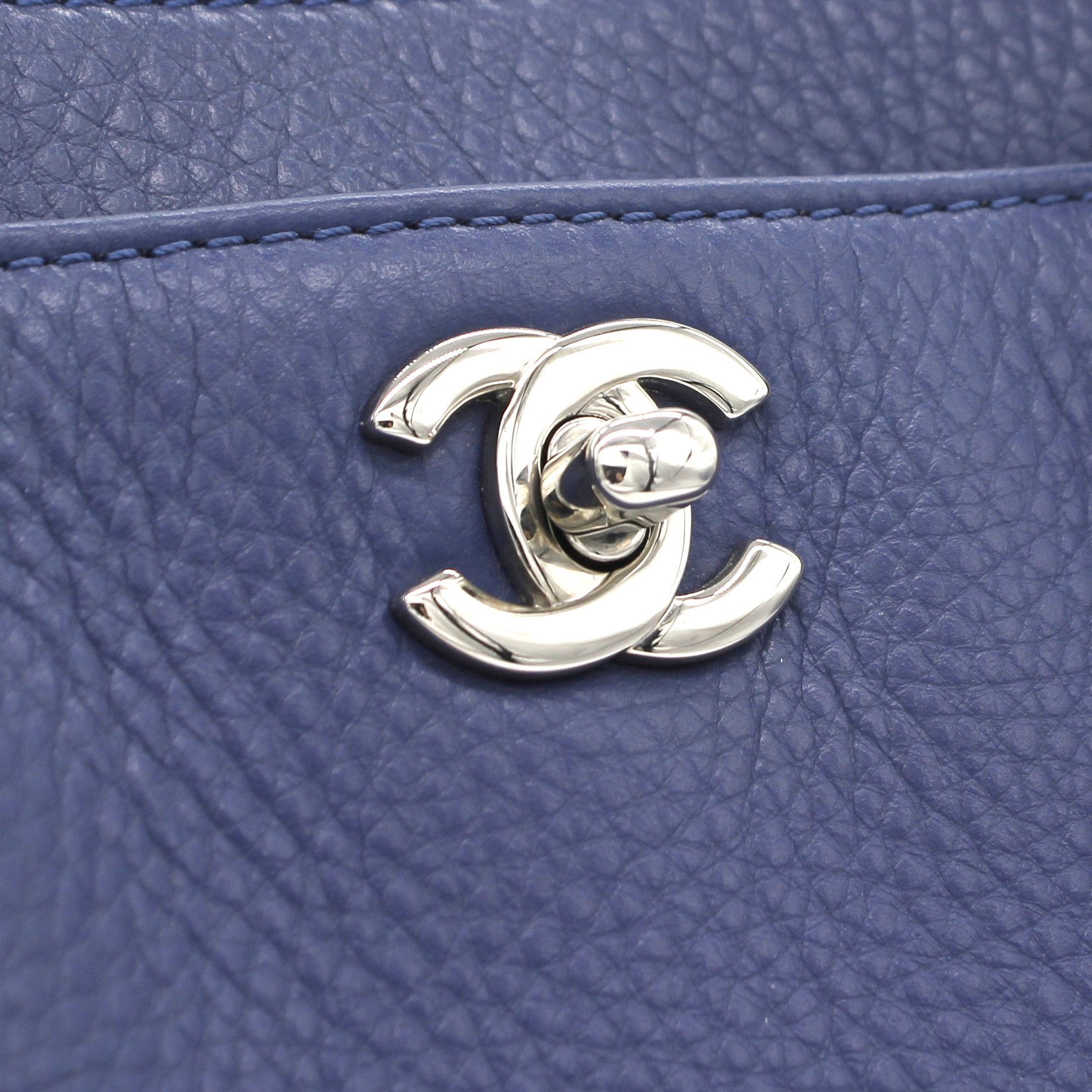 Best 25+ Deals for Chanel Executive Cerf Tote Bag