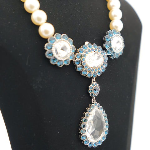 Crystal Embellished Floral Pearls Necklace